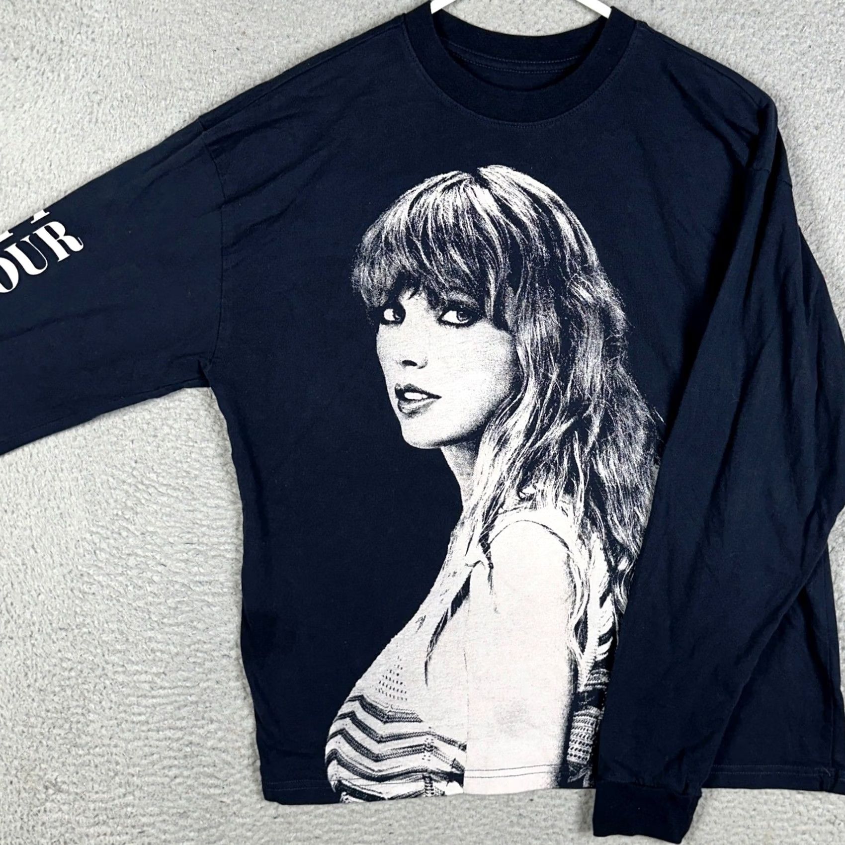Vintage Taylor Swift Shirt Womens XS The Eras Tour Navy Long Sleeve Graphic Tee Size XS / US 0-2 / IT 36-38 - 2 Thumbnail
