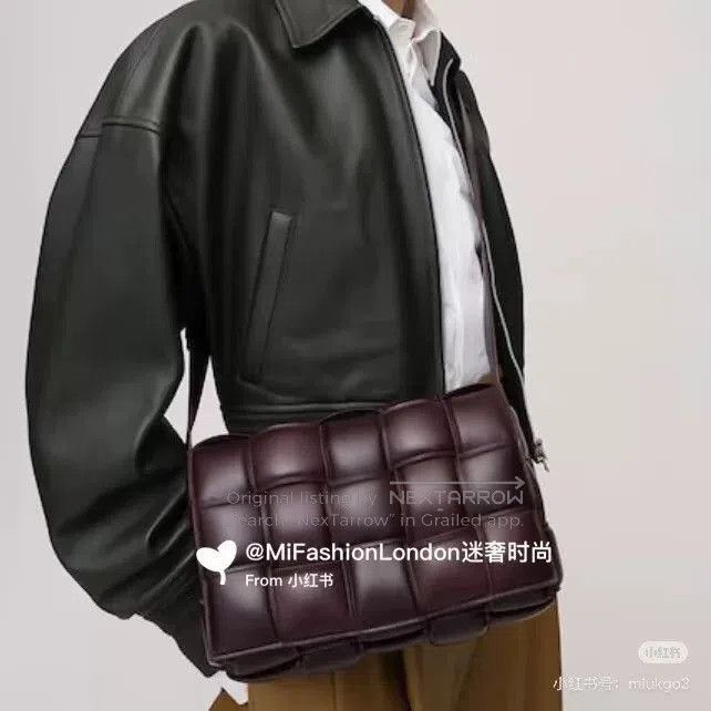 Bottega Veneta BV Padded Cassette 15 Grid Pillow Bag. Size ONE SIZE - 7 Thumbnail