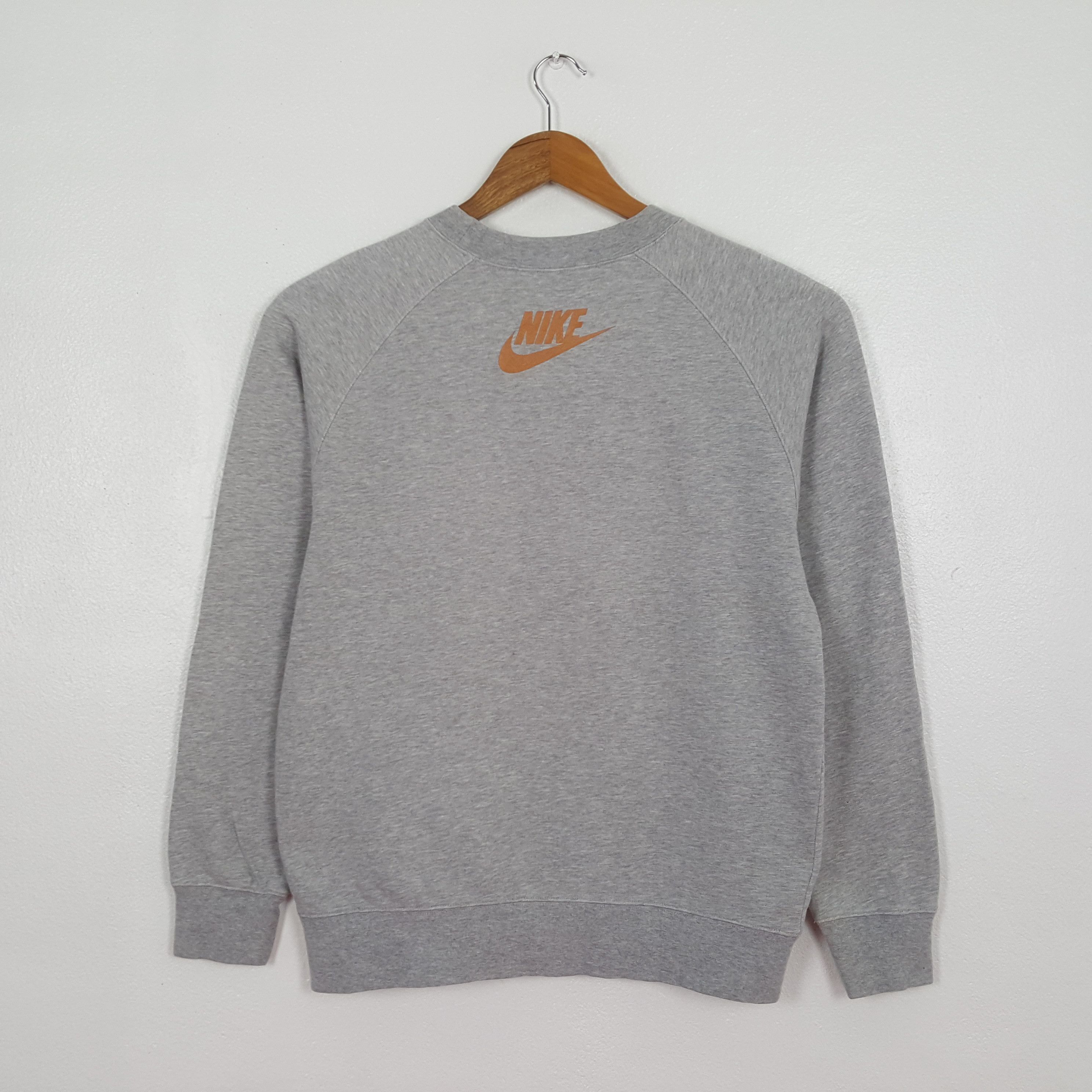 Vintage Nike Sportswear Style Sweatshirt C322N11