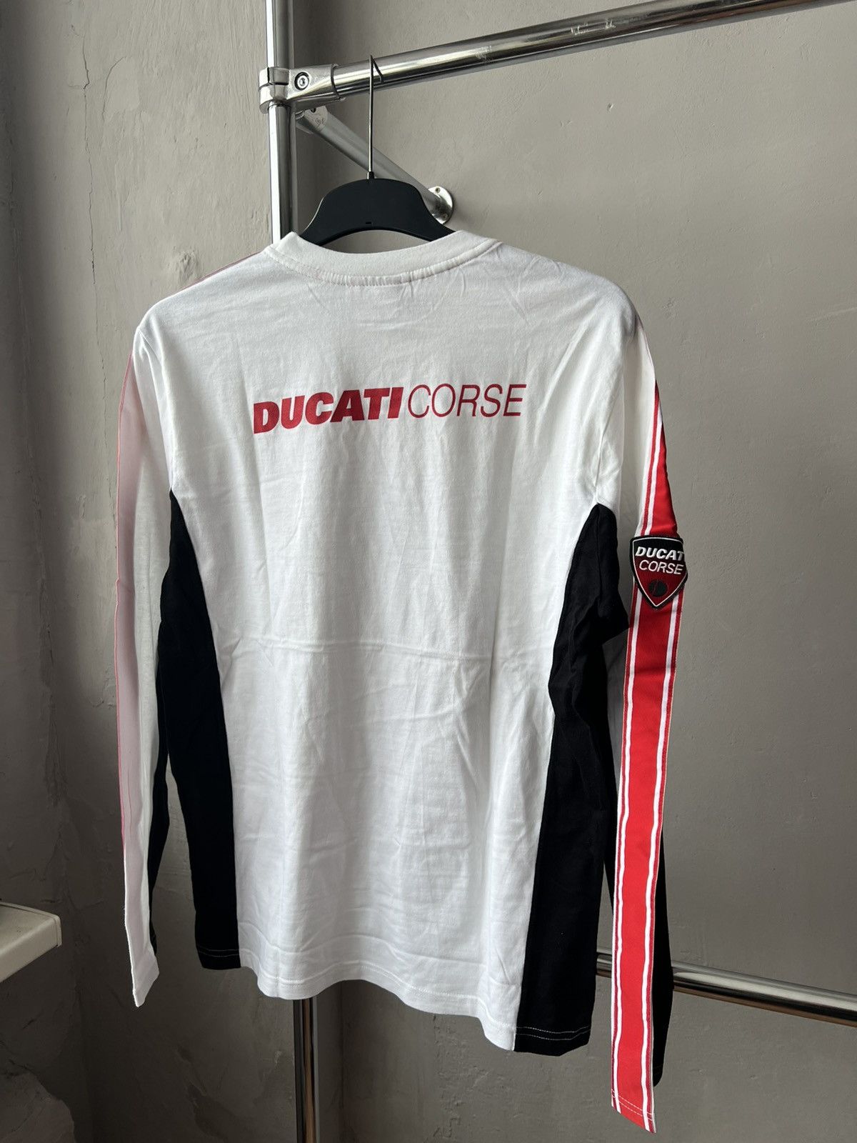 Ducati 00’S DUCATI CORSE ITALY RACING SCUDERRIA VINTAGE LONG SLEEVE Size US L / EU 52-54 / 3 - 12 Thumbnail