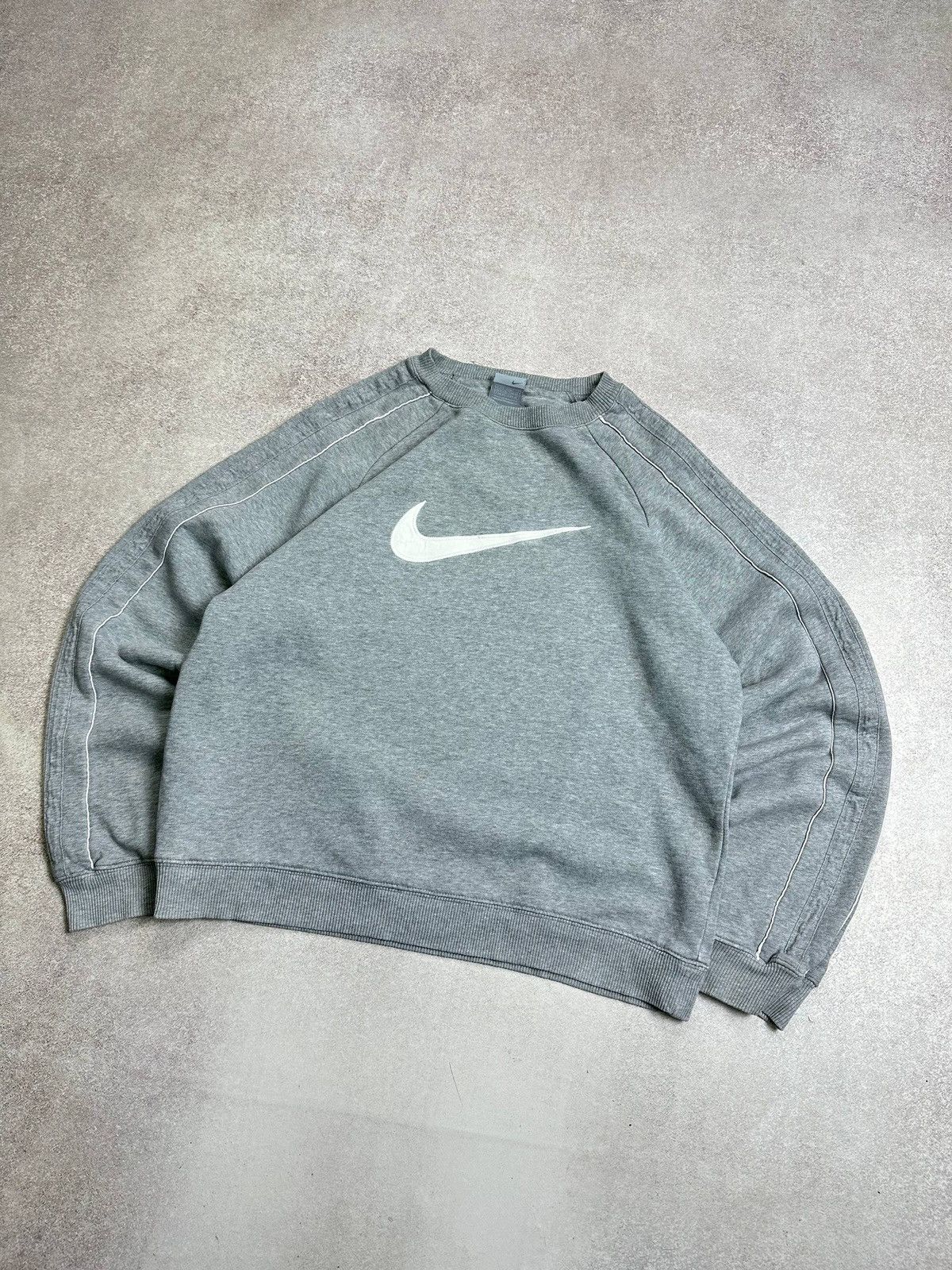 Nike Vintage Nike Big Swoosh Sweatshirt S Rare Y2K Size US S / EU 44-46 / 1 - 2 Thumbnail