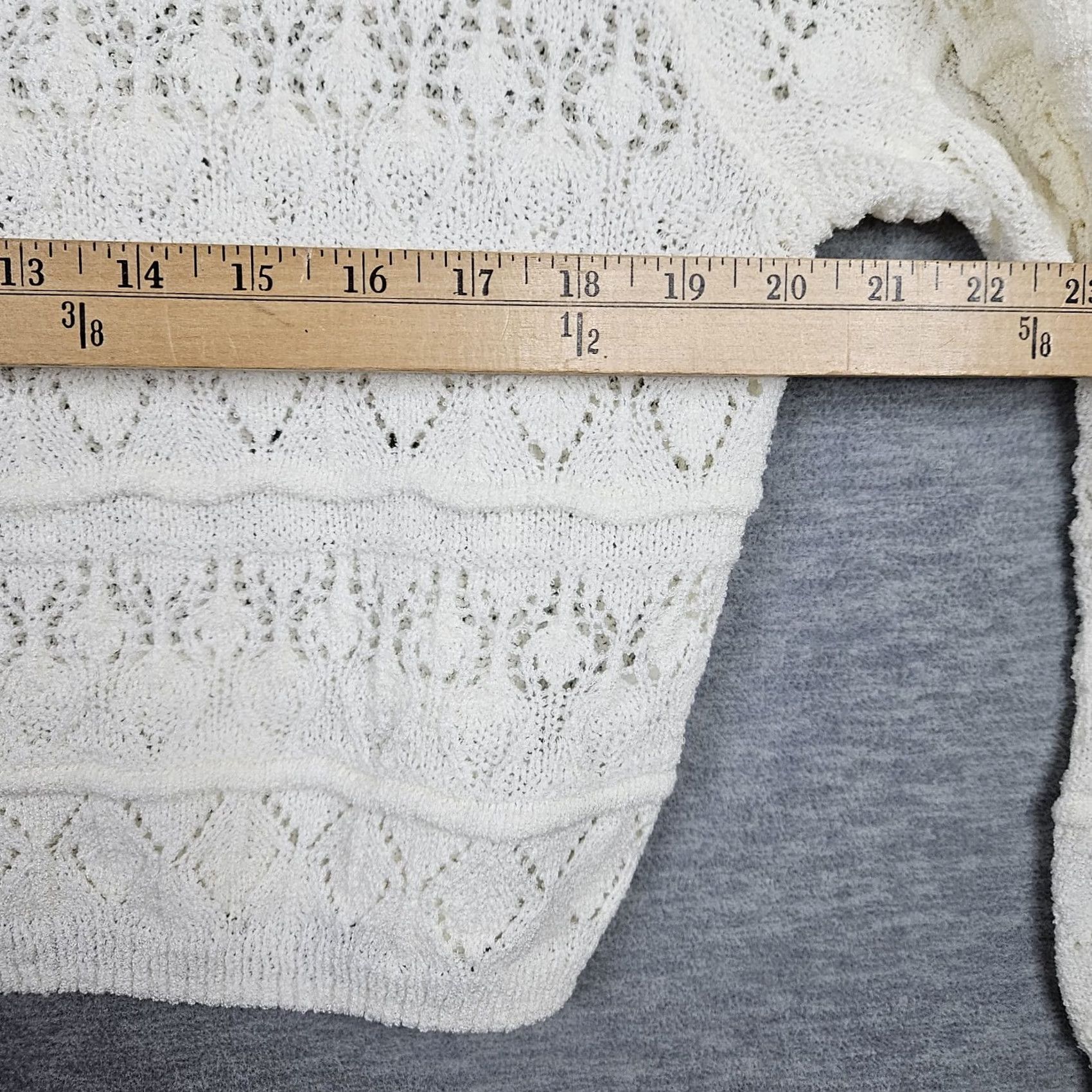 Vintage Blue Rain Cardigan Women's M White Cropped Long Sleeve Knit V-Neck Button All Seasons Modern Size M / US 6-8 / IT 42-44 - 3 Thumbnail