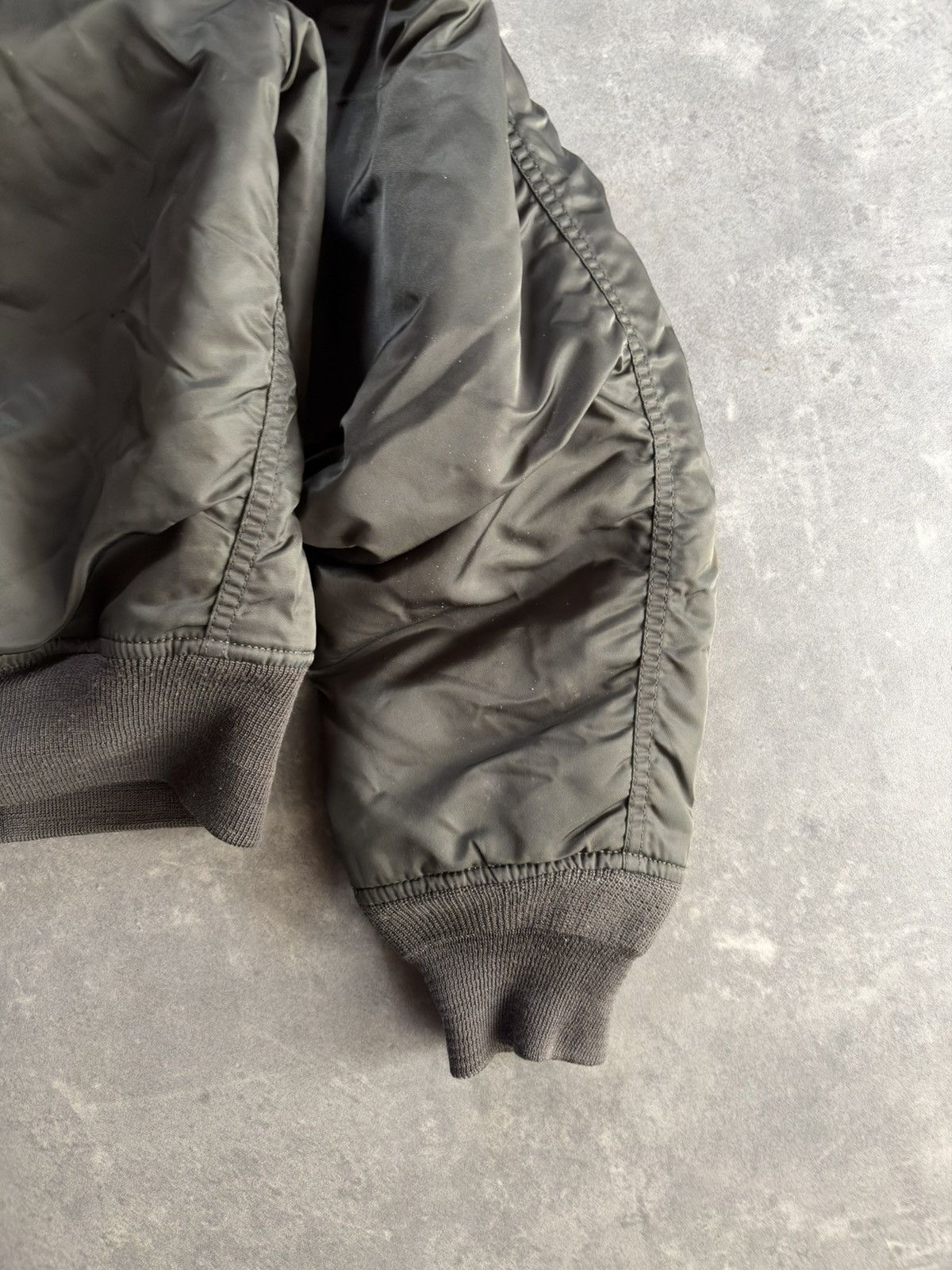 Alpha Industries 00s Alpha Industries Faux Fur Hooded Bomber Jacket S M Size US S / EU 44-46 / 1 - 17 Thumbnail