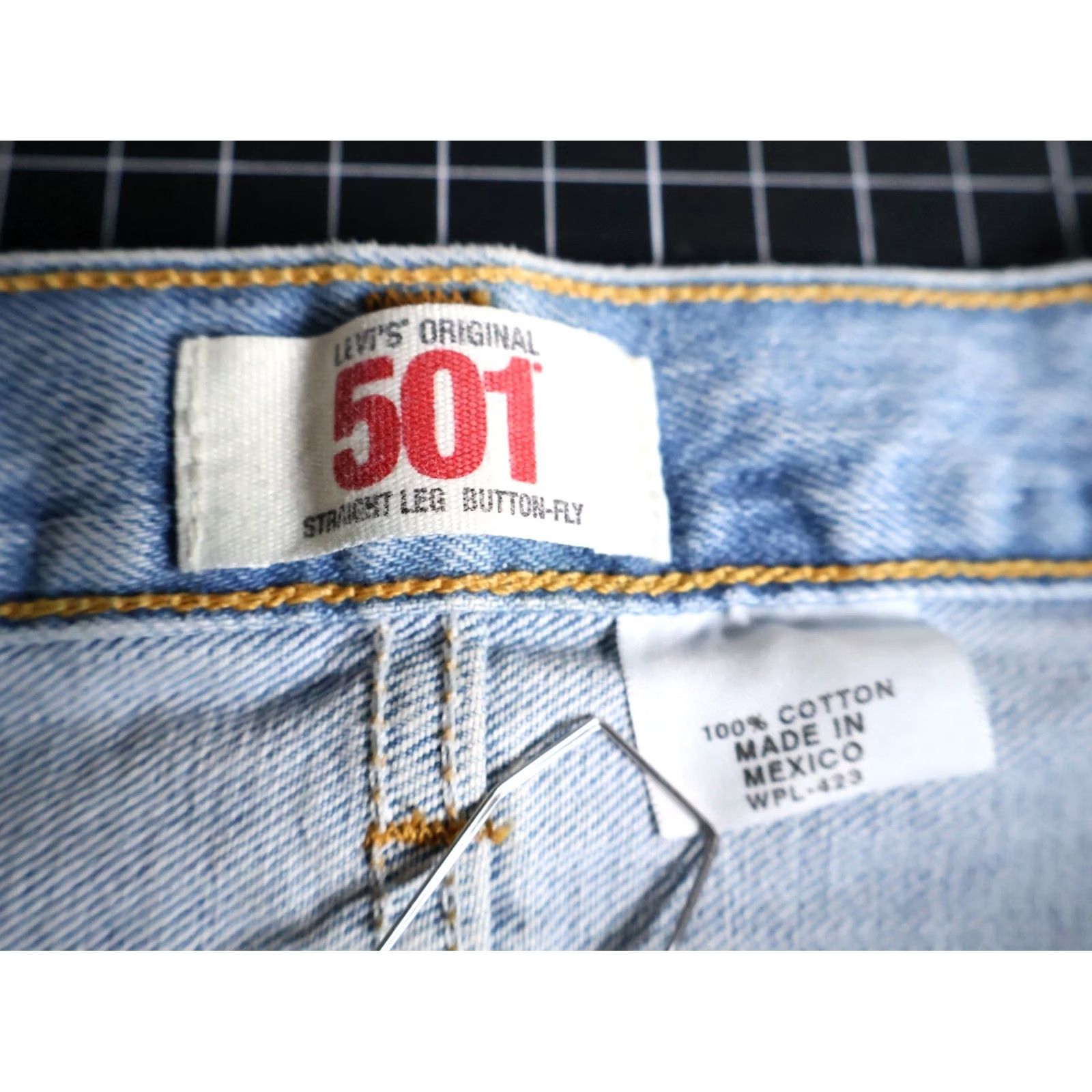 Levi's Y2K Levi's 501 XX Jeans Men 36 x 32 Blue Denim Button Fly Vintage No 9 Size US 36 / EU 52 - 4 Thumbnail