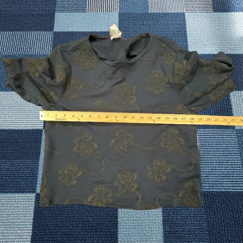 H&M H&M Top Womens S Small Regular Short Sleeve Floral Embroidered Blouse Size S / US 4 / IT 40 - 1 Thumbnail
