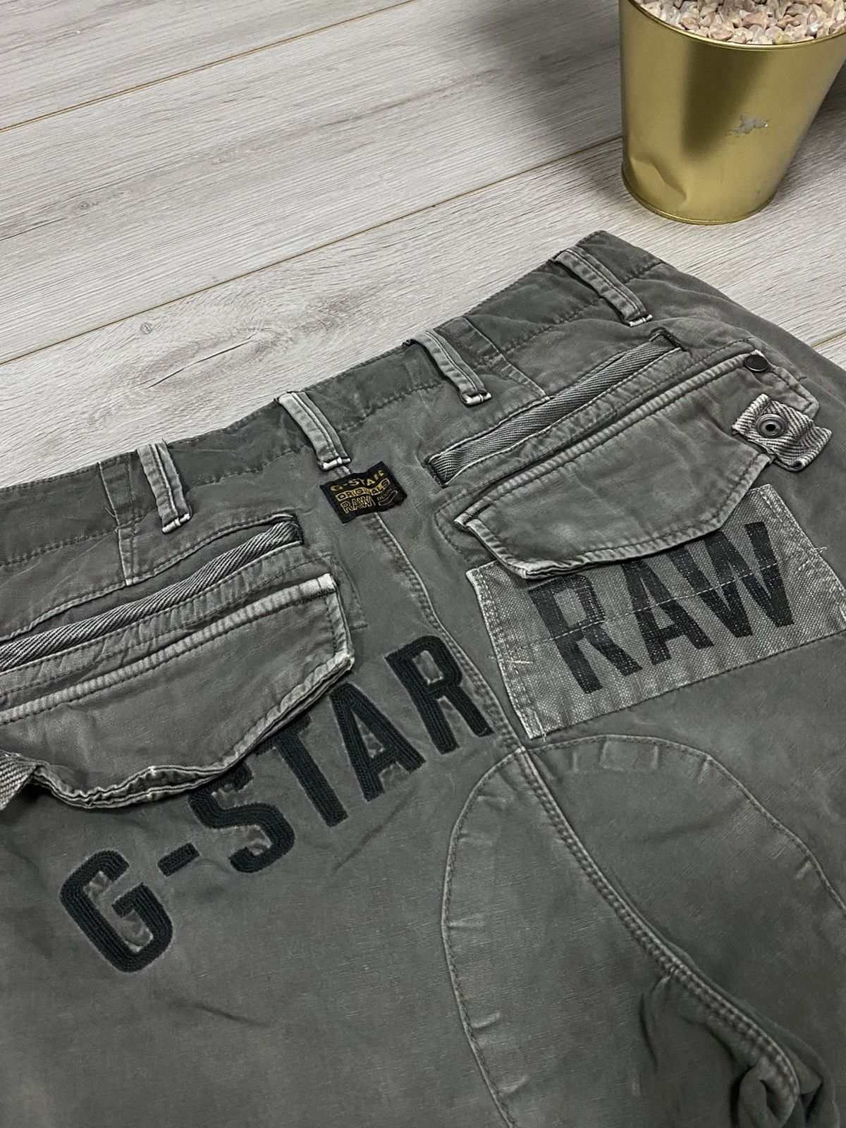 G-Star G star raw vintage big logo cargo shorts faded Size US 32 / EU 48 - 4 Thumbnail