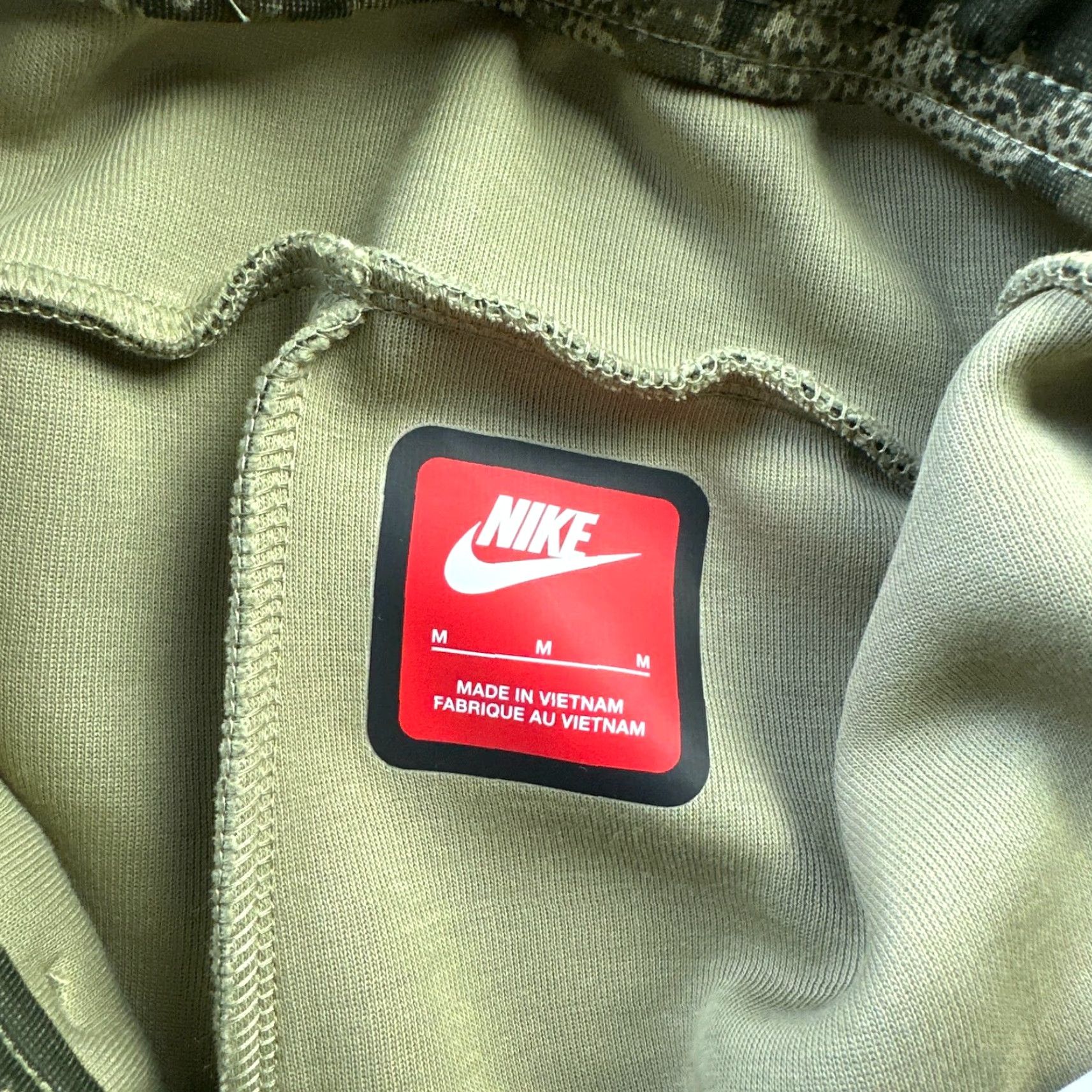 Nike Nike Tech Fleece Pants Mens Medium Green Camouflage Jogger Sweatpants Size US 30 / EU 46 - 7 Thumbnail