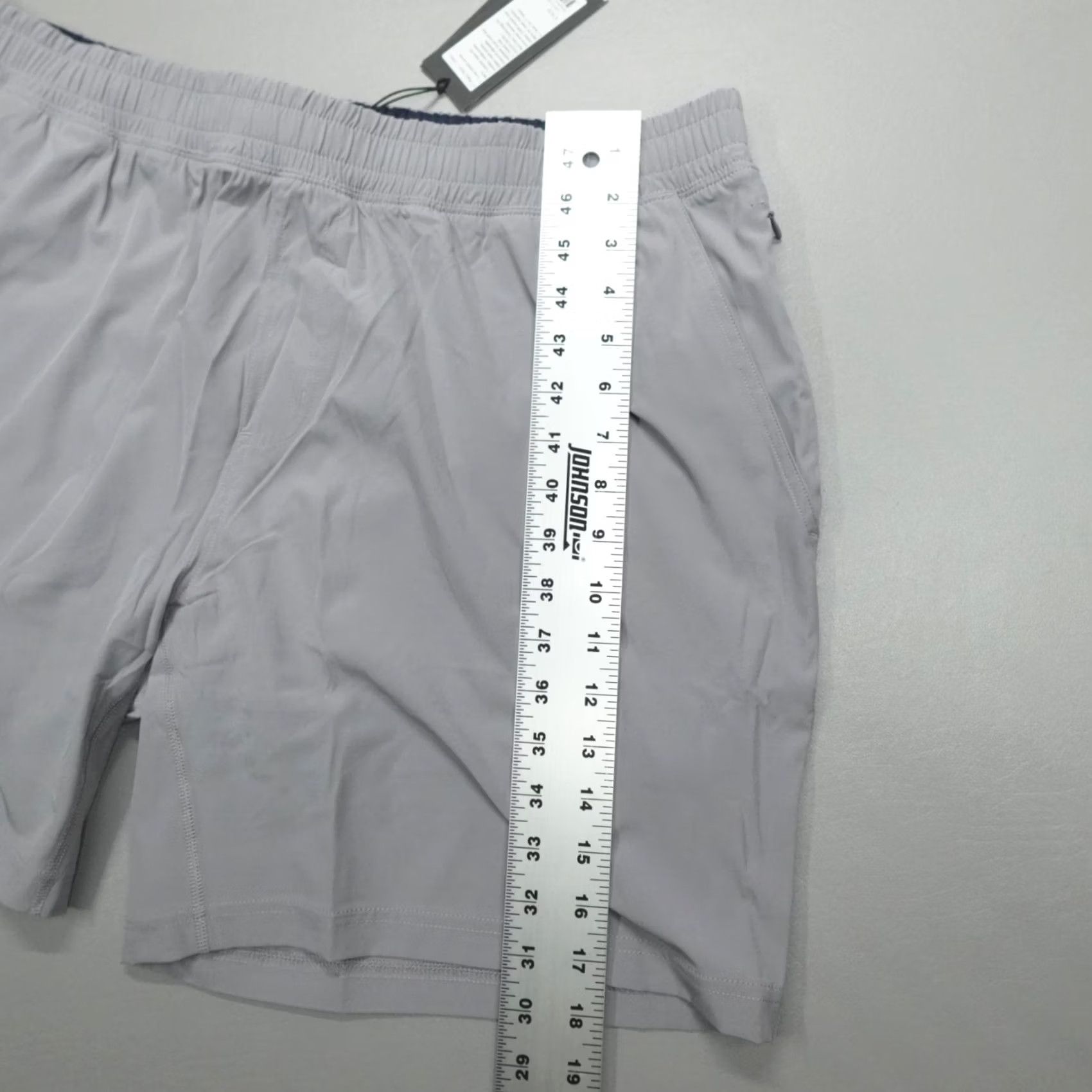Rhone Rhone Mako Lined Performance Shorts Men's 2XL 7" Inseam Grey Stretch Casual Sport Beach Outdoor Slashed Pockets Athletic Logo Size US 39 - 7 Thumbnail