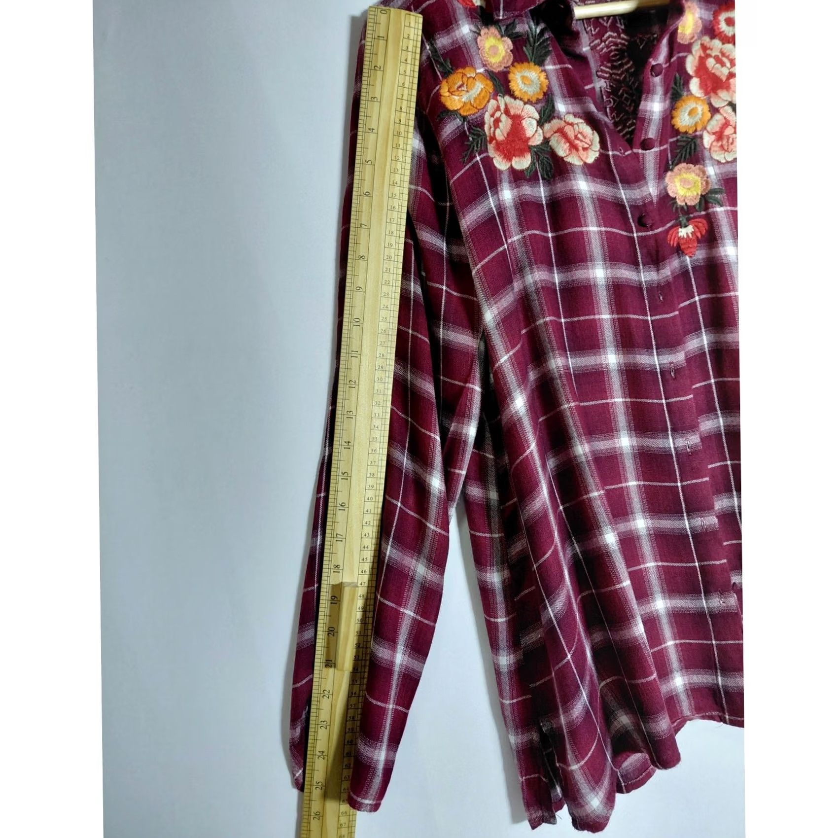 Vintage Andrée by Unit Shirt Red Plaid Embroidered Woven Long Sleeve Women Size M Size M / US 6-8 / IT 42-44 - 7 Thumbnail