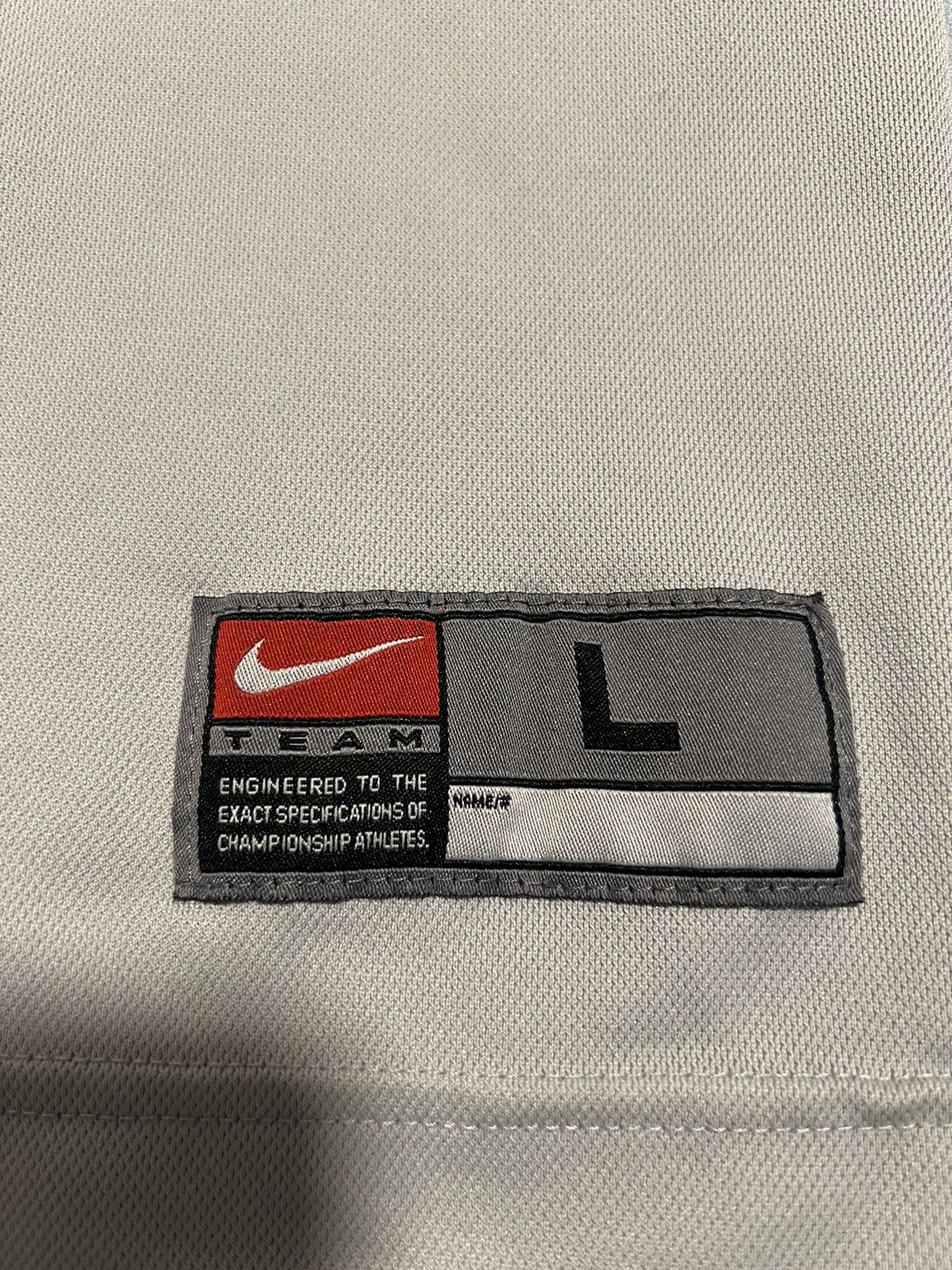Nike White Nike vintage sports Tshirt Size US L / EU 52-54 / 3 - 3 Thumbnail
