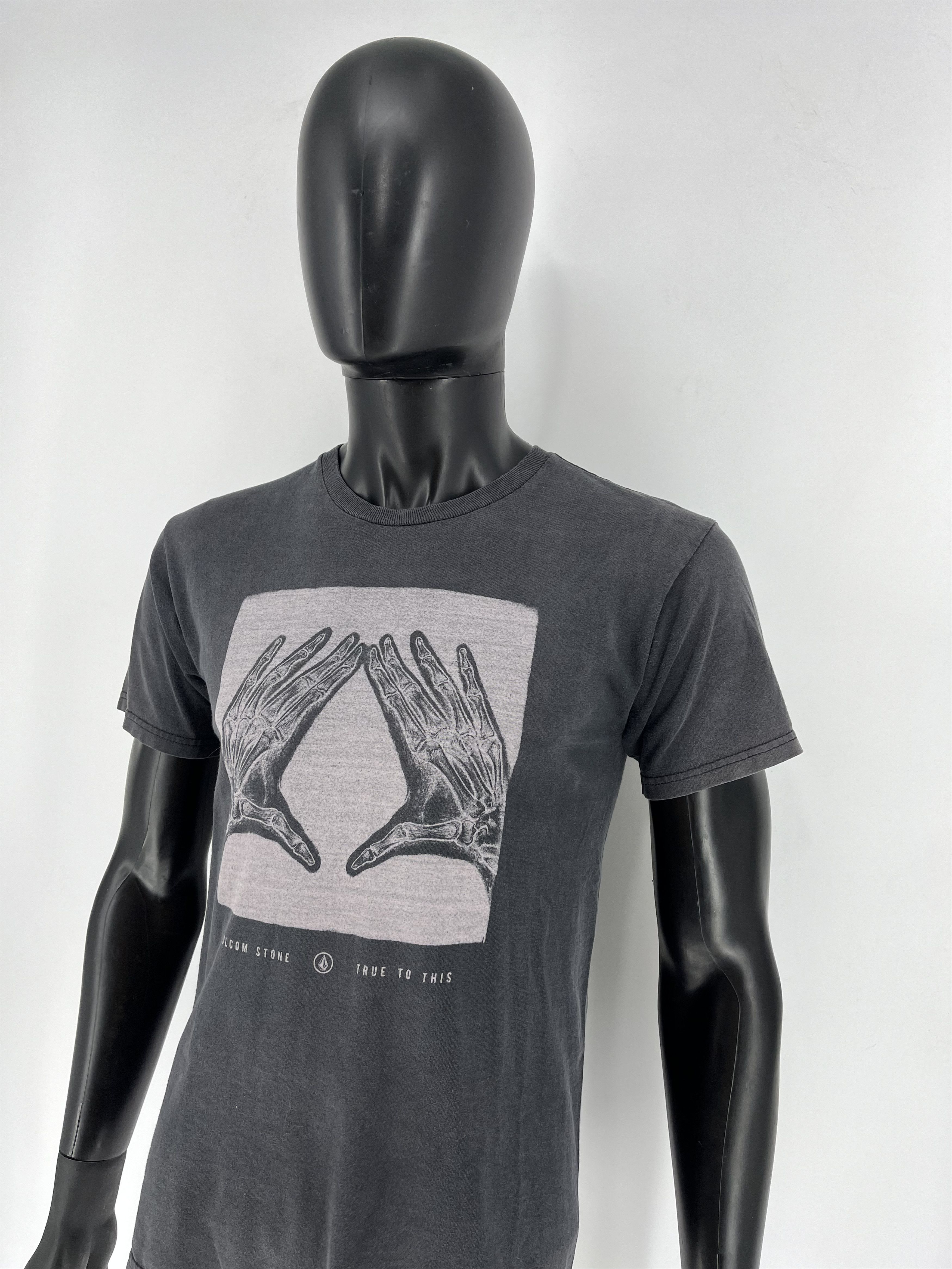 Vintage × Volcom Vintage Y2K Volcom Stone Skateboard Pin Logo Design Tshirt Size US S / EU 44-46 / 1 - 5 Thumbnail