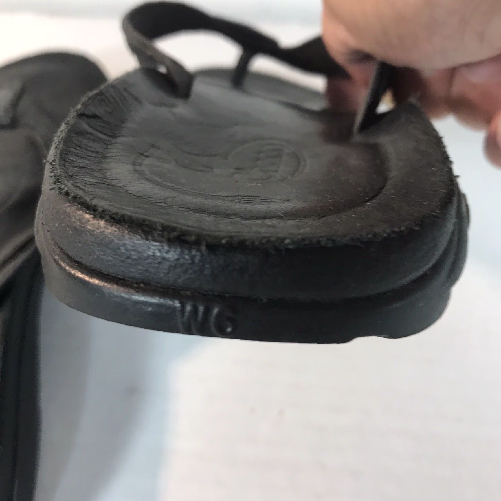 Chaco VINTAGE Chaco Leather Flip Flops Women’s Size 6 Casual Comfortable Flat Black Slides Size US 6 / IT 36 - 4 Thumbnail