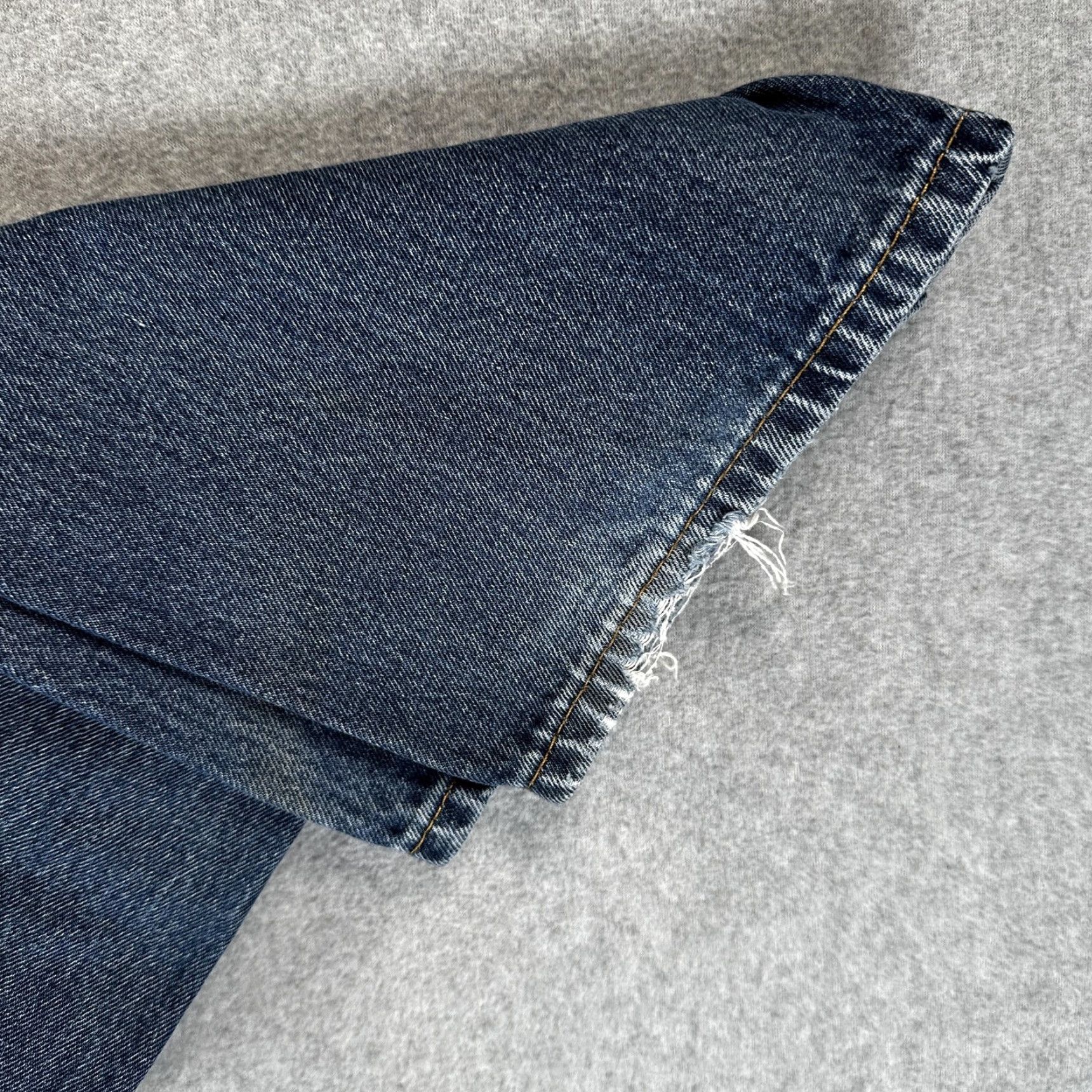 Levi's Levi's 505 Jeans Mens 38x32 Blue Regular Fit Denim Pants Medium Wash Straight Leg Size US 38 / EU 54 - 4 Thumbnail
