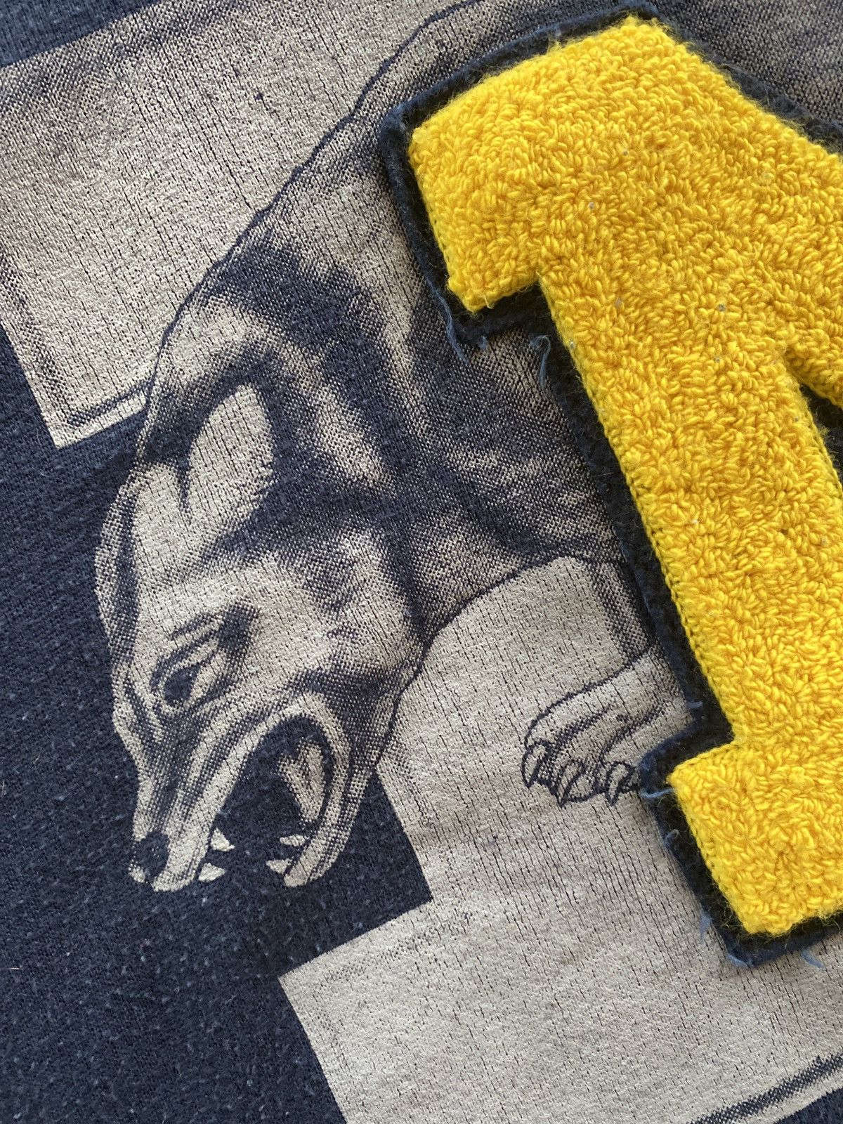 Vintage 90s U of M wolverines sweatshirt XL Size US XL / EU 56 / 4 - 3 Thumbnail