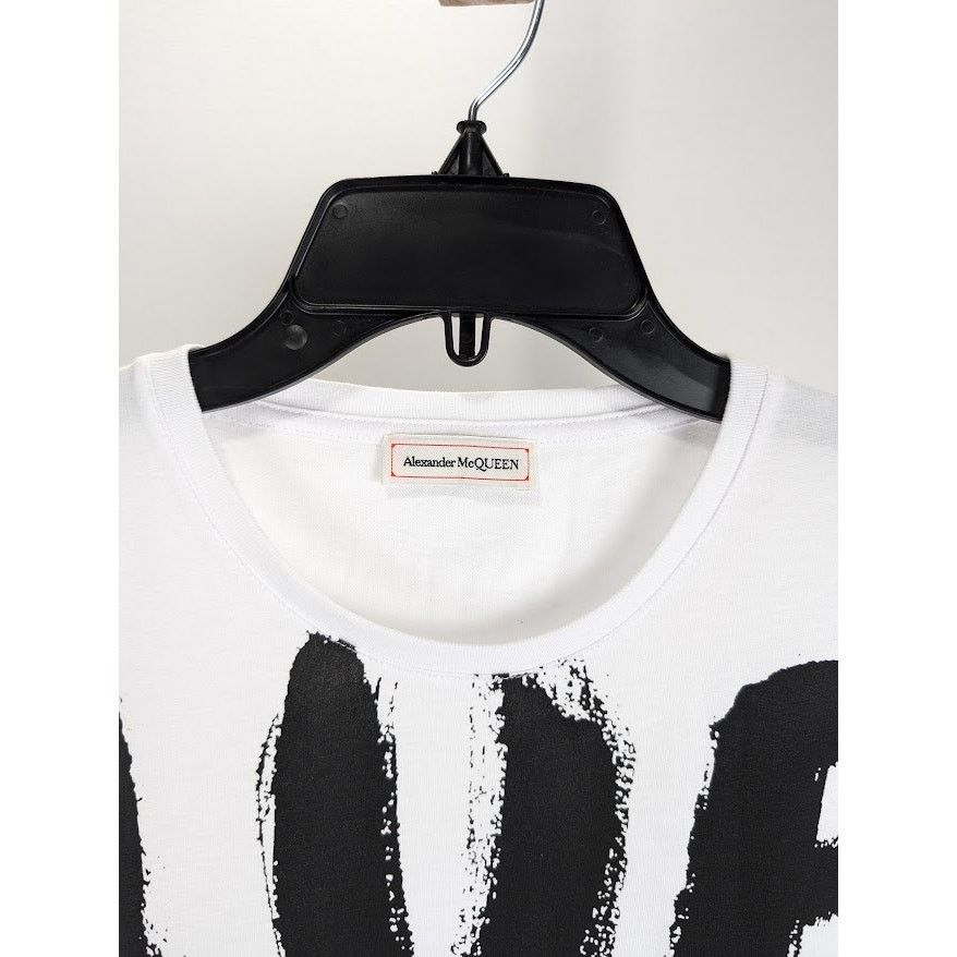 Alexander McQueen o1rshd1 Spray Logo Long Sleeve T-Shirt in White Size US S / EU 44-46 / 1 - 3 Thumbnail