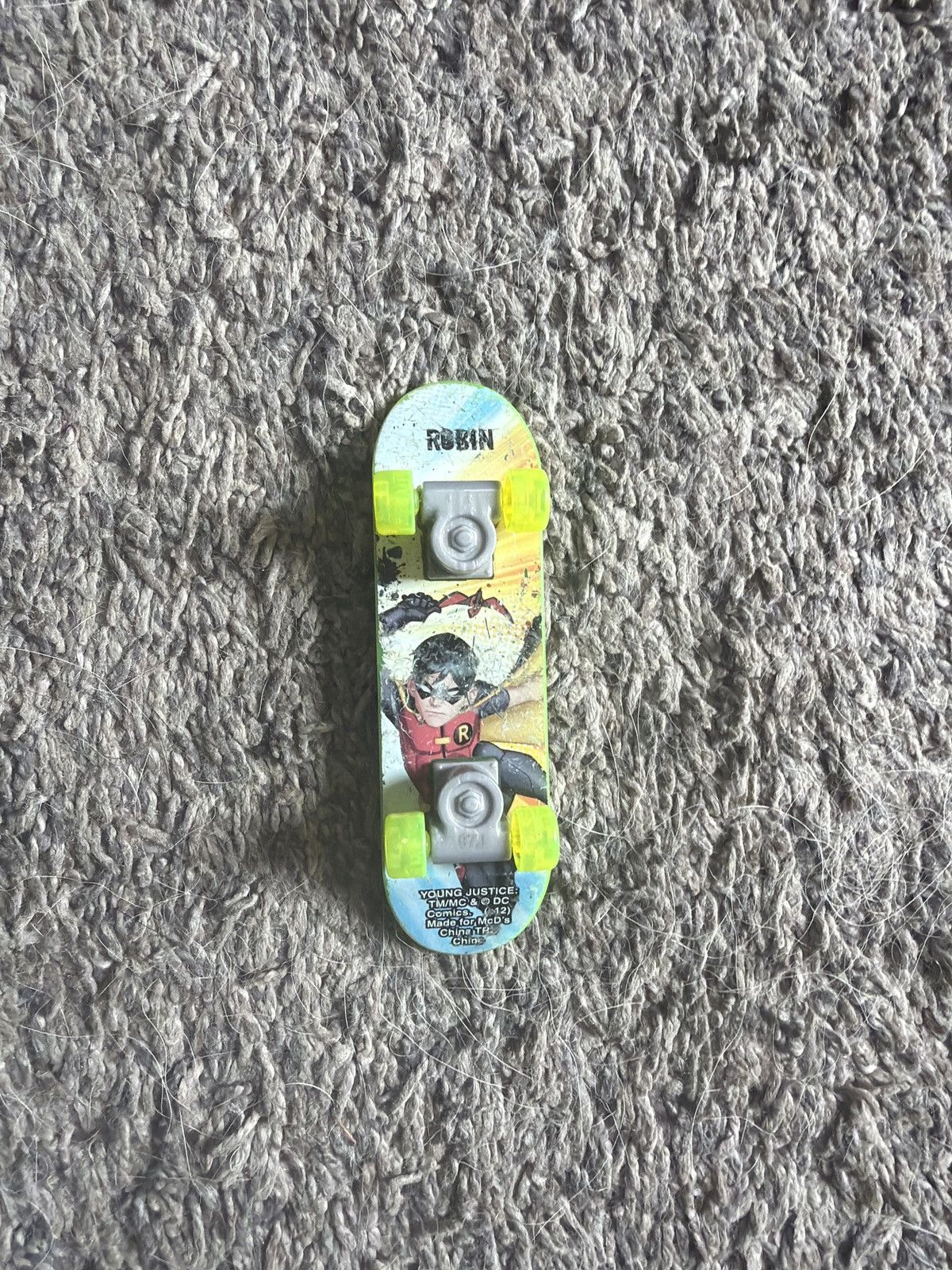 DC Comics 2012 McDonald’s DC Young Justice Robin Finger Skateboard Size ONE SIZE - 2 Thumbnail