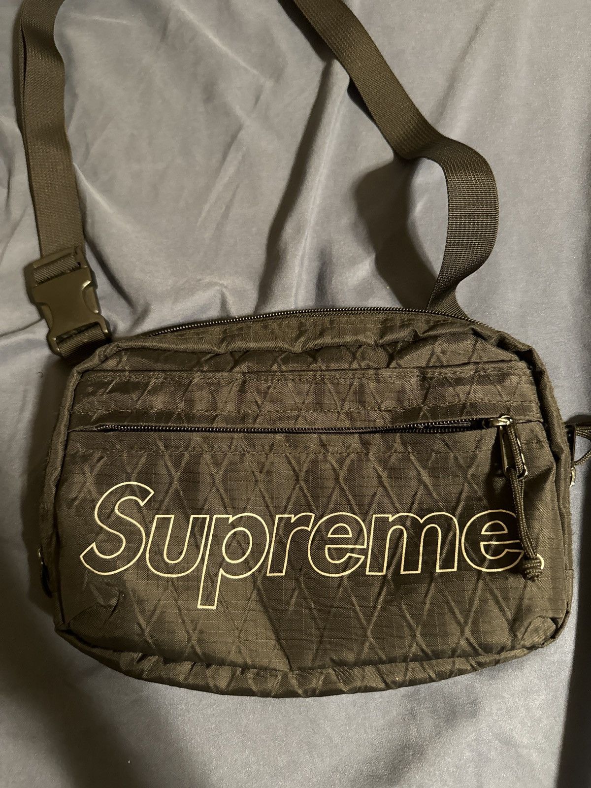 Supreme shoulder bag grailed online