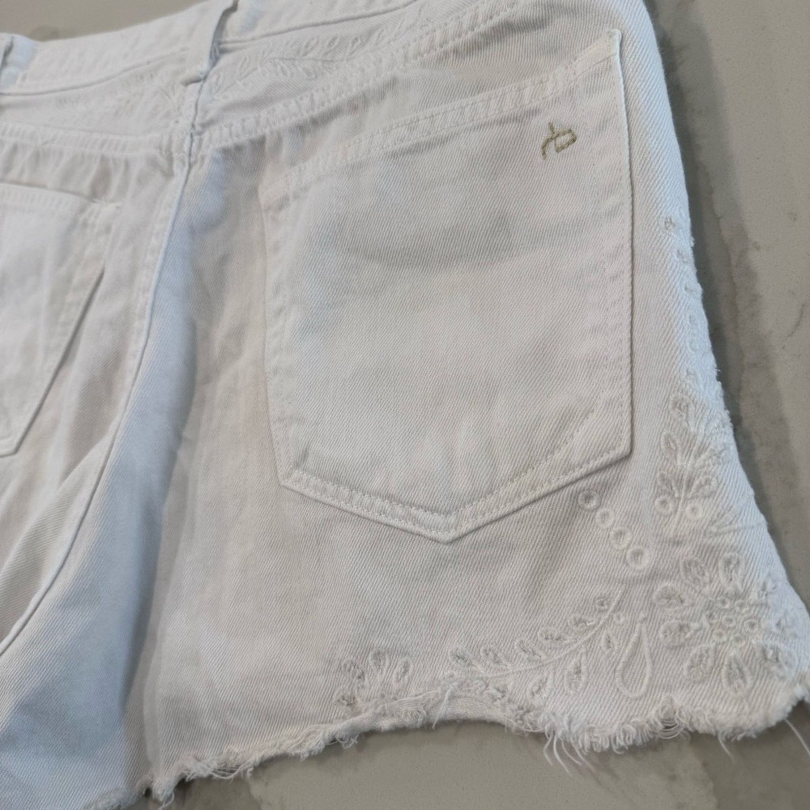 Rag & Bone Rag & Bone Denim Justine Shorts Floral Embroidered Womens 28 Size 28" / US 6 / IT 42 - 9 Thumbnail