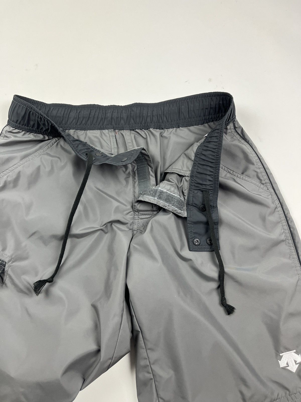 Descente Descente Athletic Nylon Cargo Shorts Size US 34 / EU 50 - 7 Thumbnail