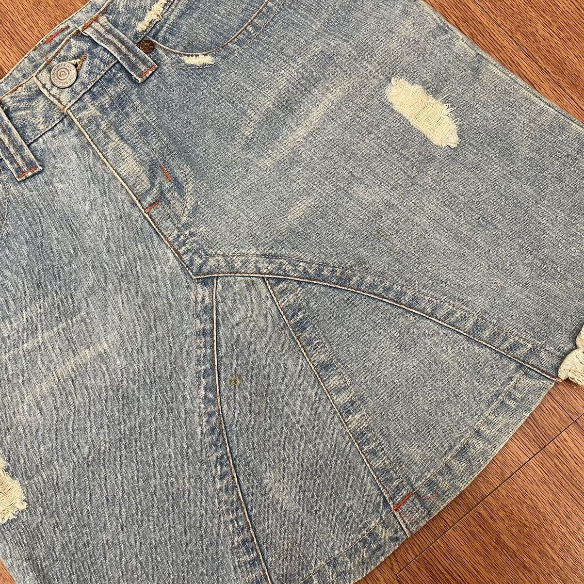 True Religion True religion distressed mini skirt Size 28" / US 6 / IT 42 - 6 Thumbnail