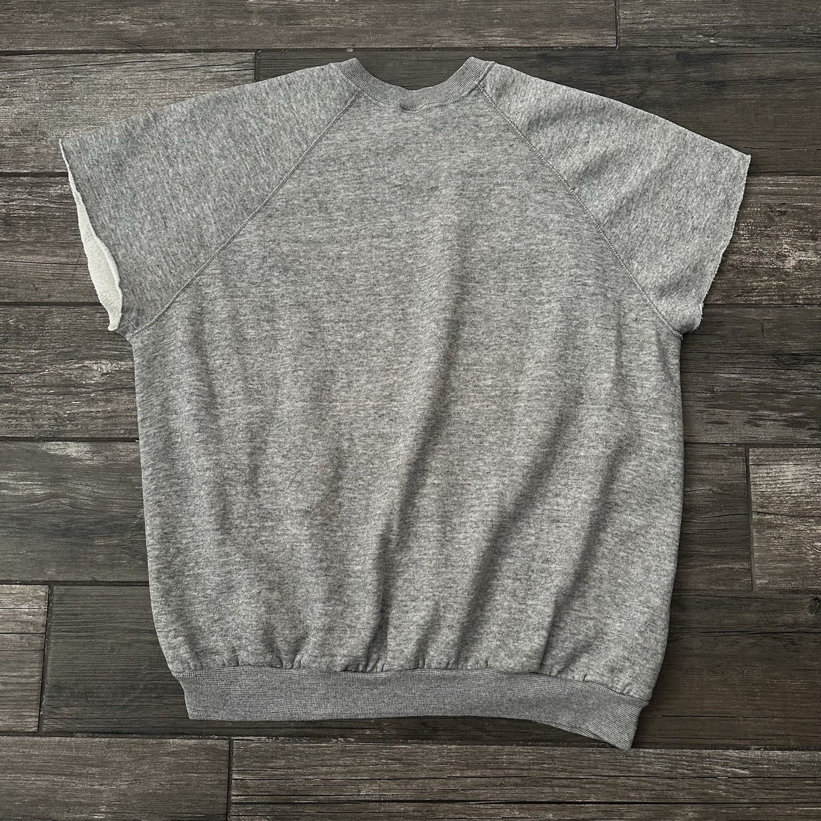 Peanuts VTG 80'S PEANUTS 'WHERE'S THE CHICKS?' WOODSTOCK SKIING GREY Size US XXL / EU 58 / 5 - 3 Thumbnail