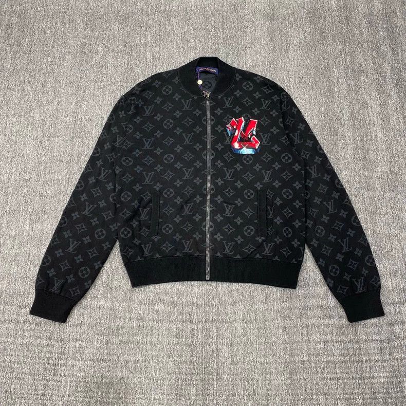 Louis Vuitton Louis Vuitton fully graffiti-printed logo jacket 2502-Nexta Size US M / EU 48-50 / 2 - 1 Thumbnail