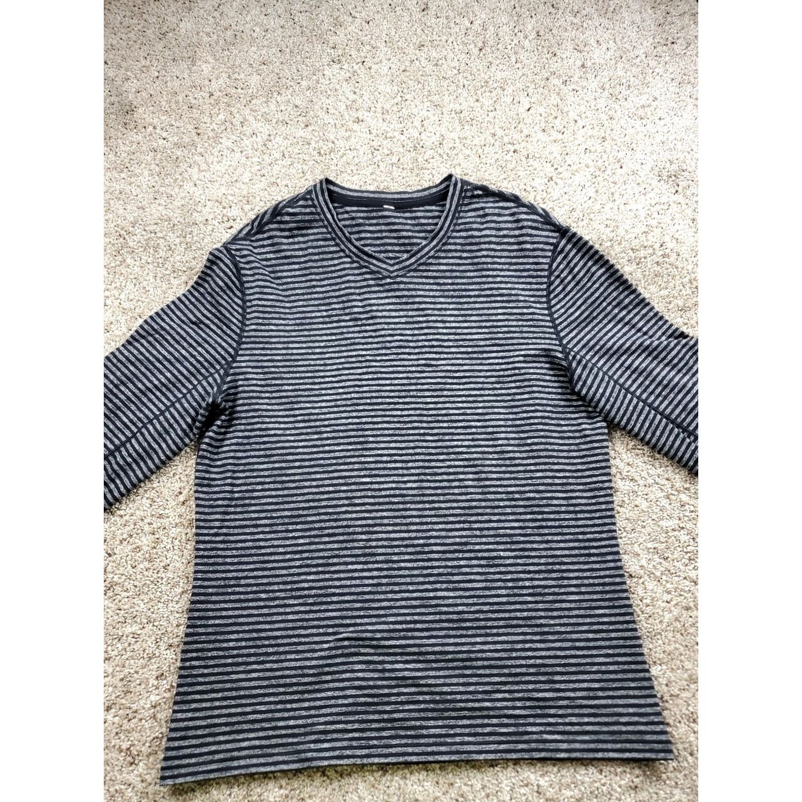 Lululemon Lululemon Speed Long Sleeve Shirt Mens L Gray Striped Pullover Tech Stretch Size US L / EU 52-54 / 3 - 3 Thumbnail