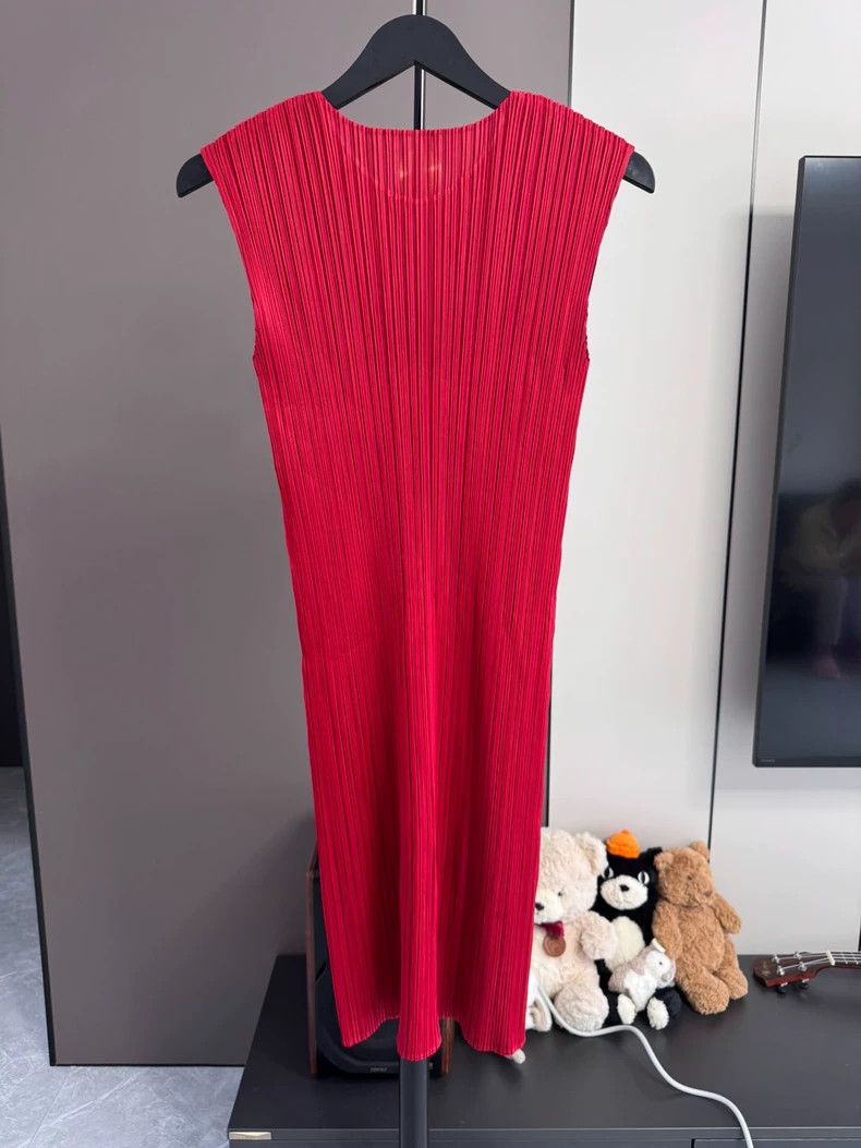 Issey Miyake Issey Miyake size:2 Red dress Size S / US 4 / IT 40 - 2 Thumbnail