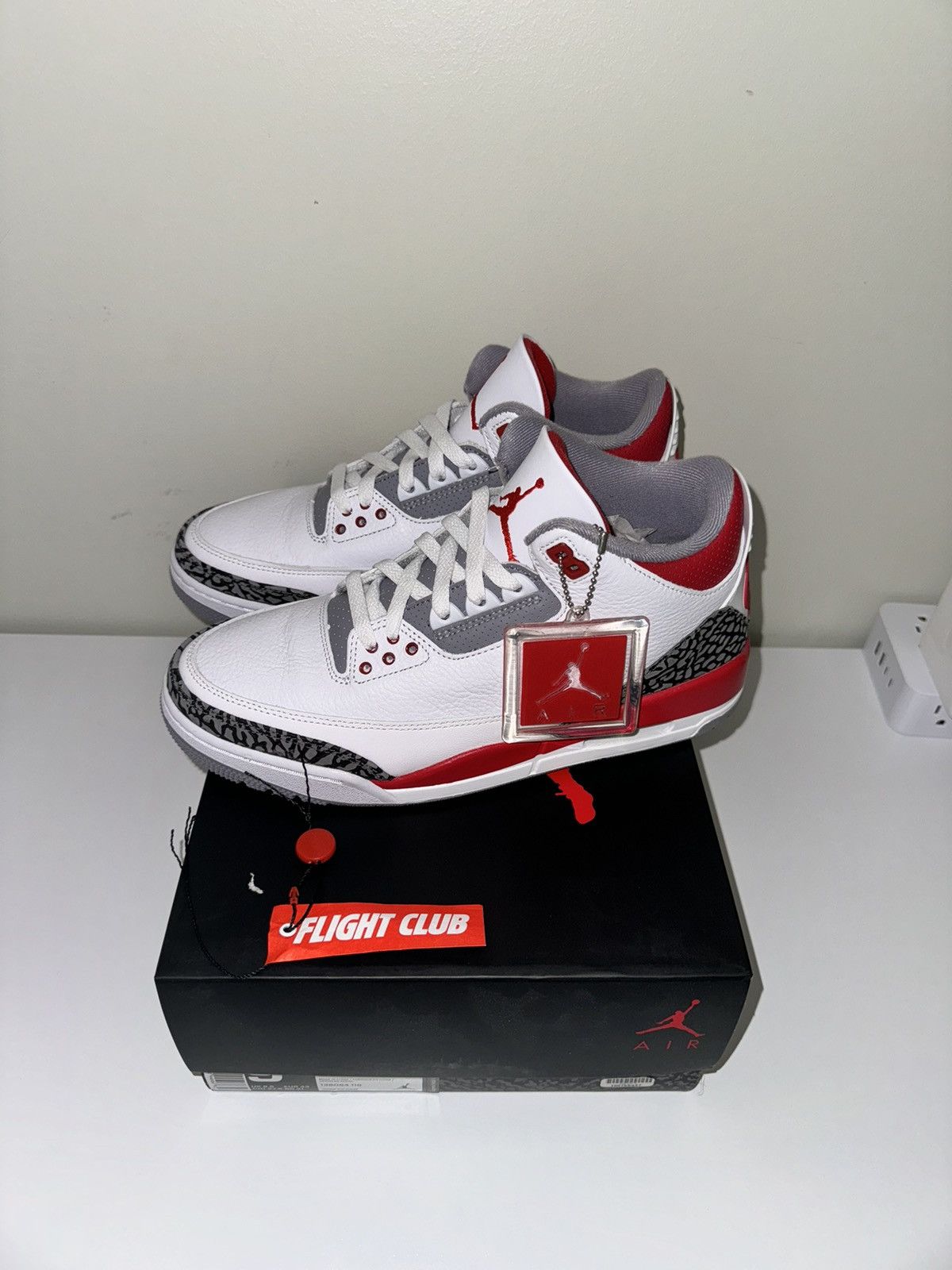 Jordan Brand Jordan 3 Retro ‘Fire Red’ 2022 Size US 9.5 / EU 42-43 - 4 Thumbnail