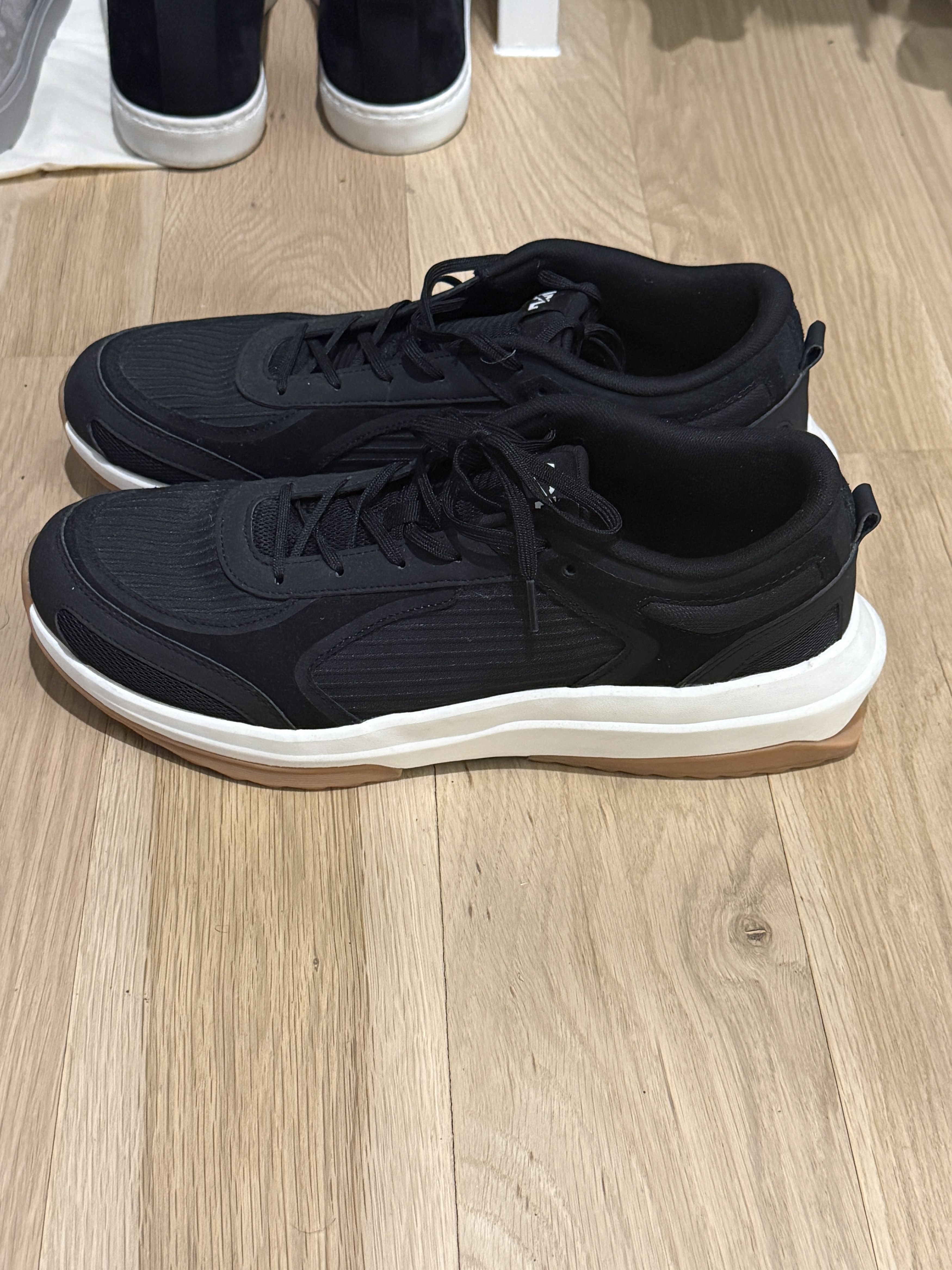 Athletic Propulsion Labs Men's Jogger Black Ivory Gum APL Size US 13 / EU 46 - 2 Thumbnail