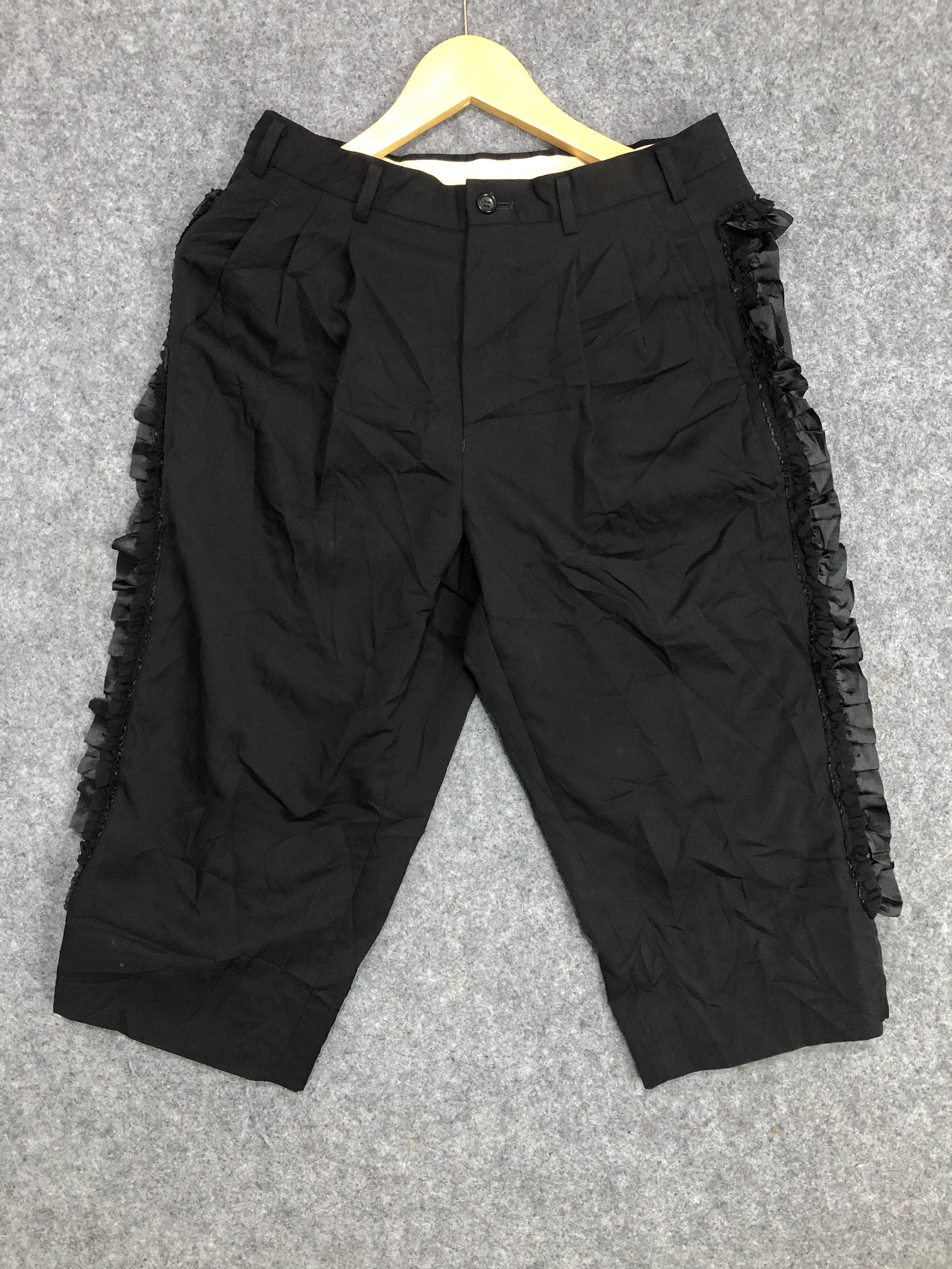 Comme des Garcons Comme des Garcons Frill Frame Switching Cropped Pants Size US 30 / EU 46 - 3 Thumbnail