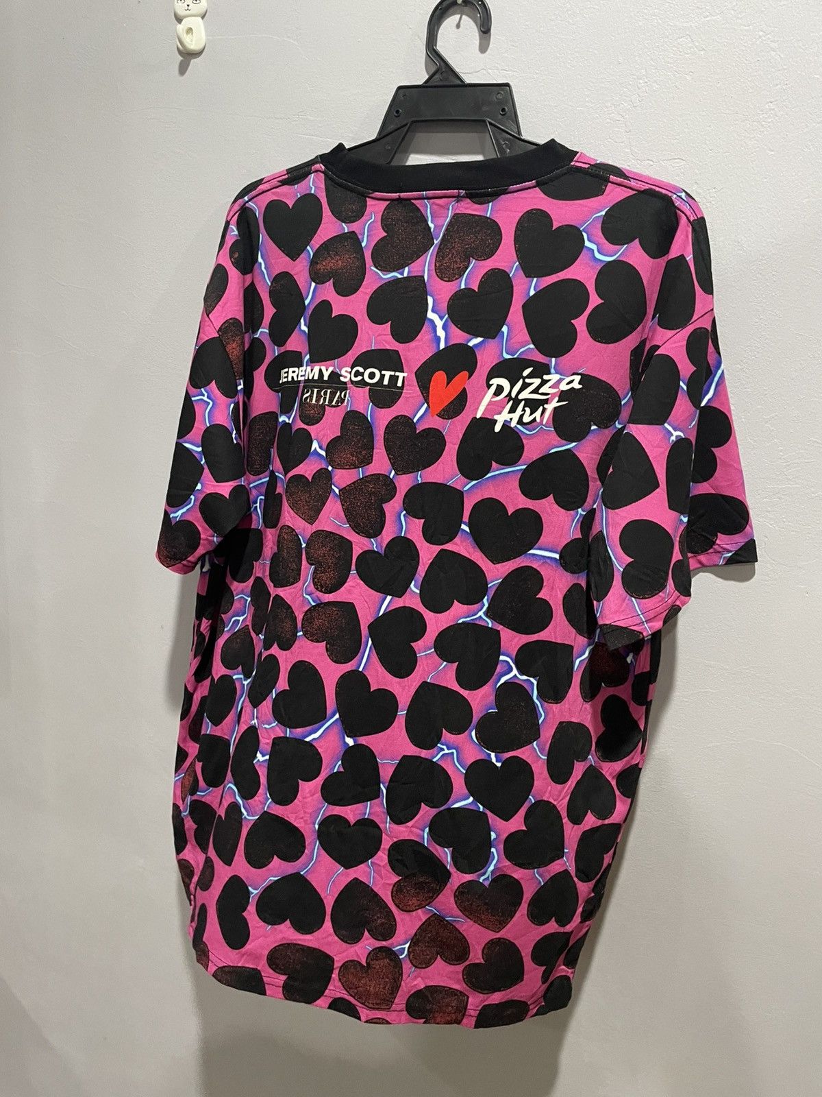 Jeremy Scott Jeremy Scott Heart Shape Box Nirvana Style Pizza Crush Tee Size US L / EU 52-54 / 3 - 10 Thumbnail