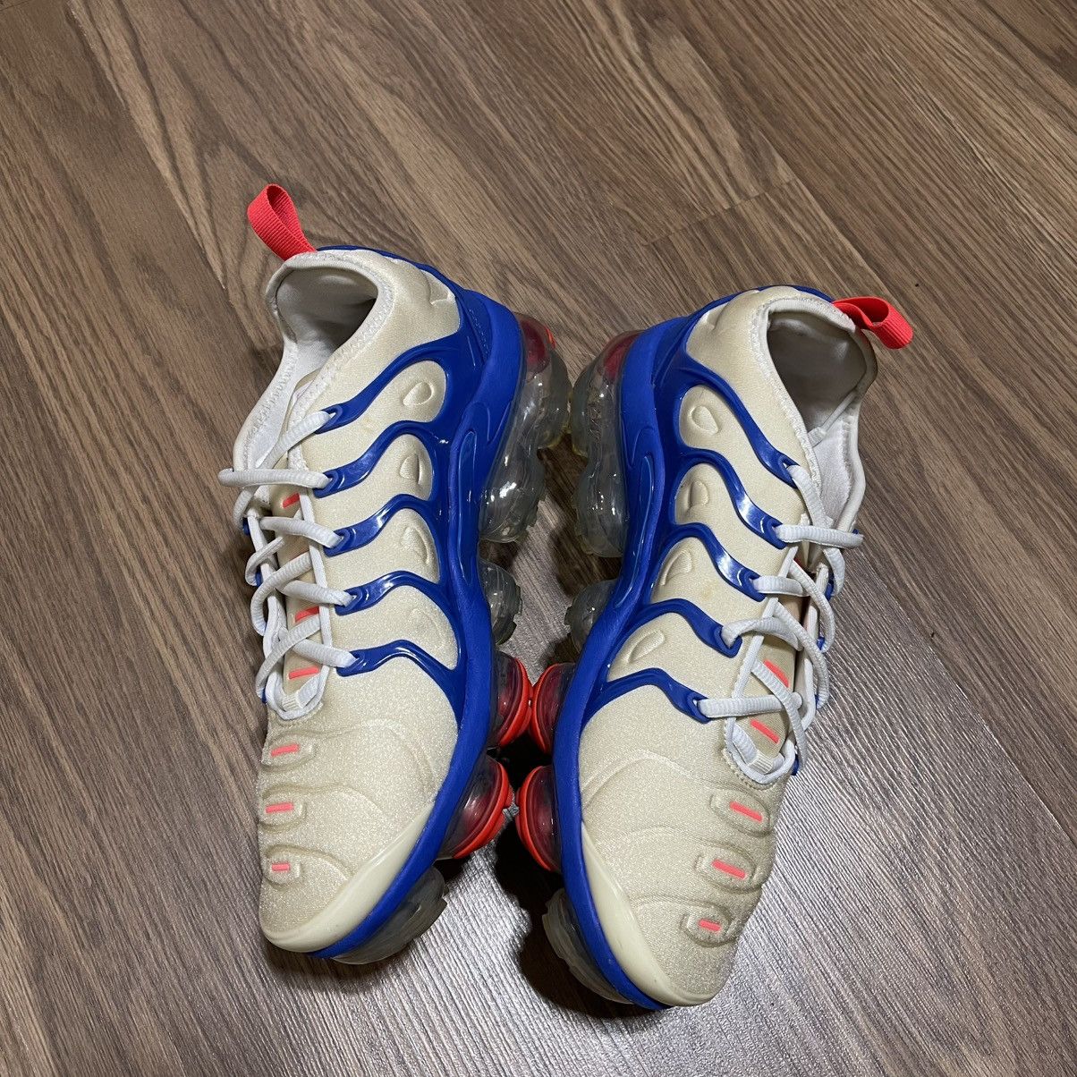 Nike Nike Air VaporMax Plus Coconut Milk Hyper Royal Size US 9 / EU 42 - 6 Thumbnail