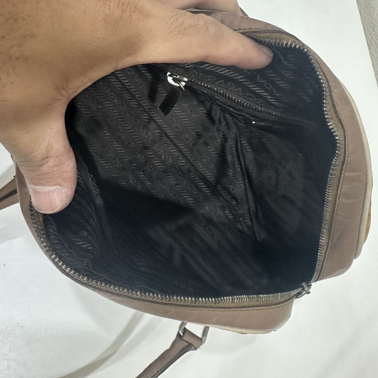 Prada ‼️LASTDROP‼️ AUTHENTIC PRADA SS 2000 LEATHER BOWLING BAG Size ONE SIZE - 10 Thumbnail