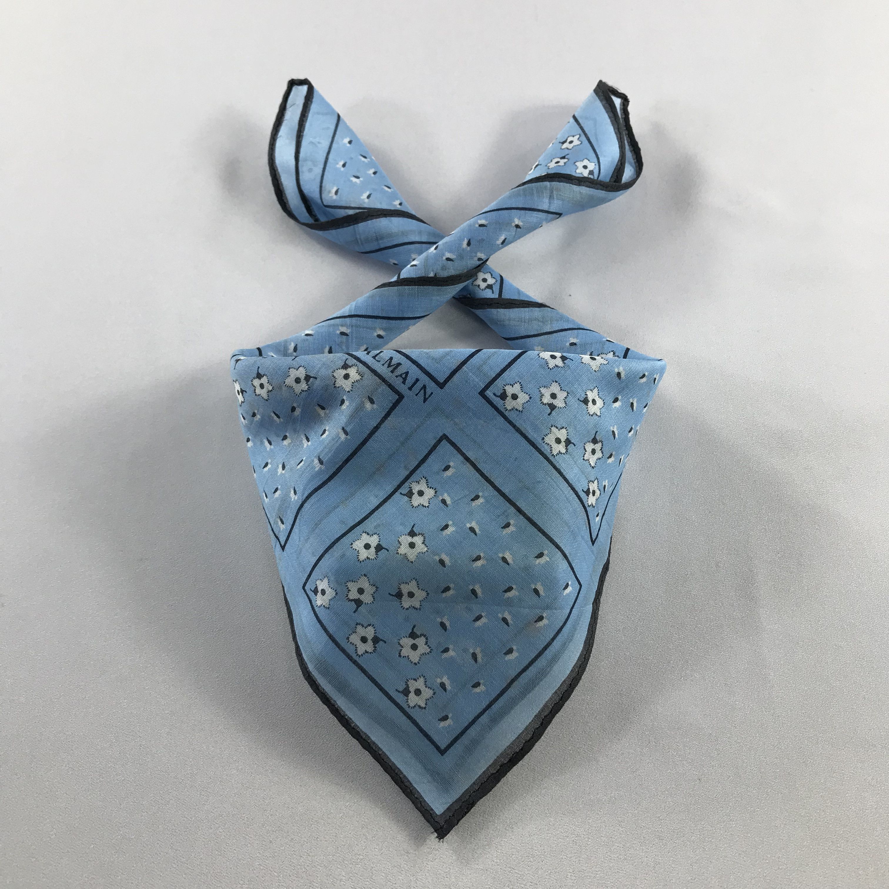 Pierre Balmain Pierre Balmain Handkerchief / Bandana / Neckerchief C755 Size ONE SIZE - 2 Thumbnail