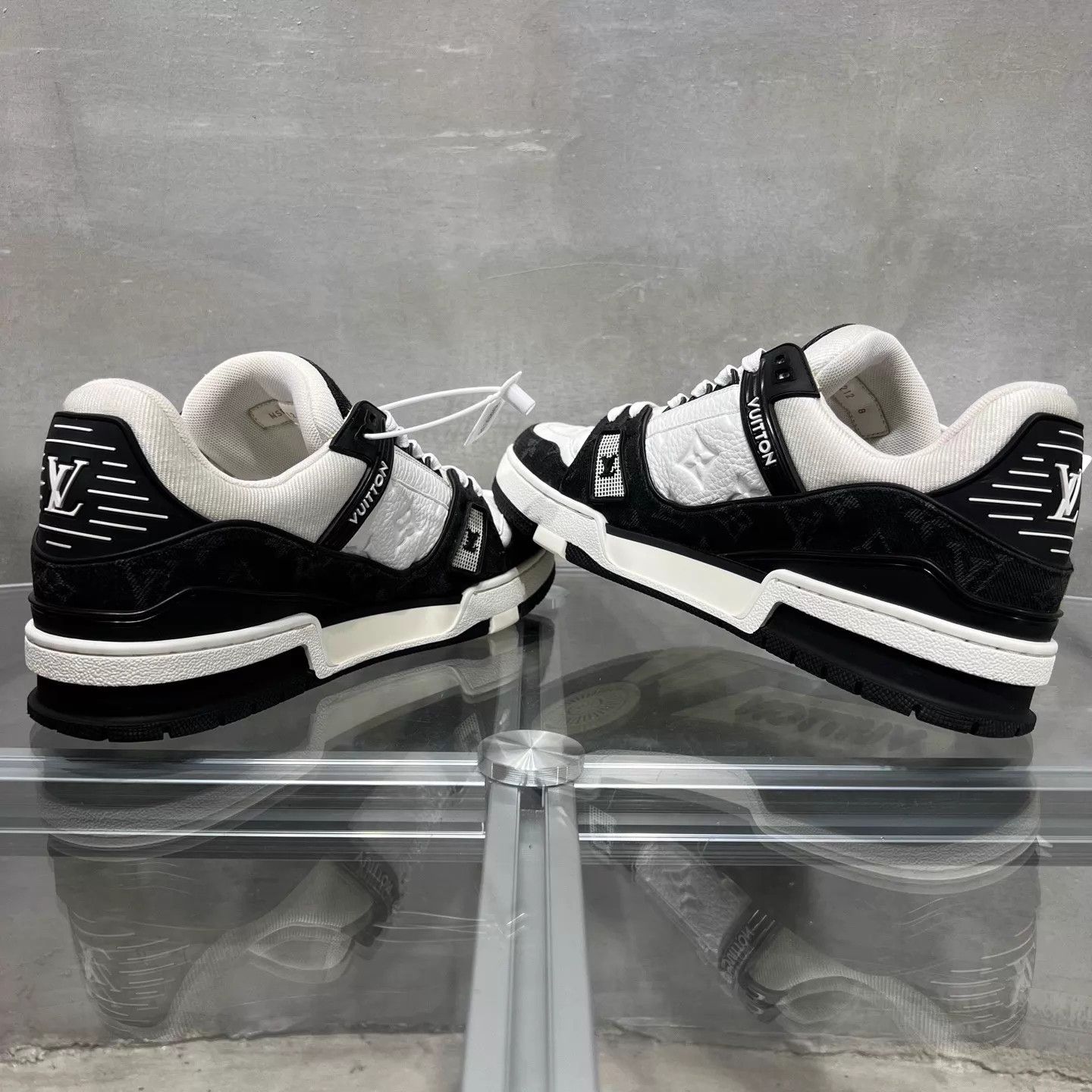 Louis Vuitton Louis Vuitton LV Trainer Black White Denim UK8 42 Size US 9 / EU 42 - 5 Thumbnail