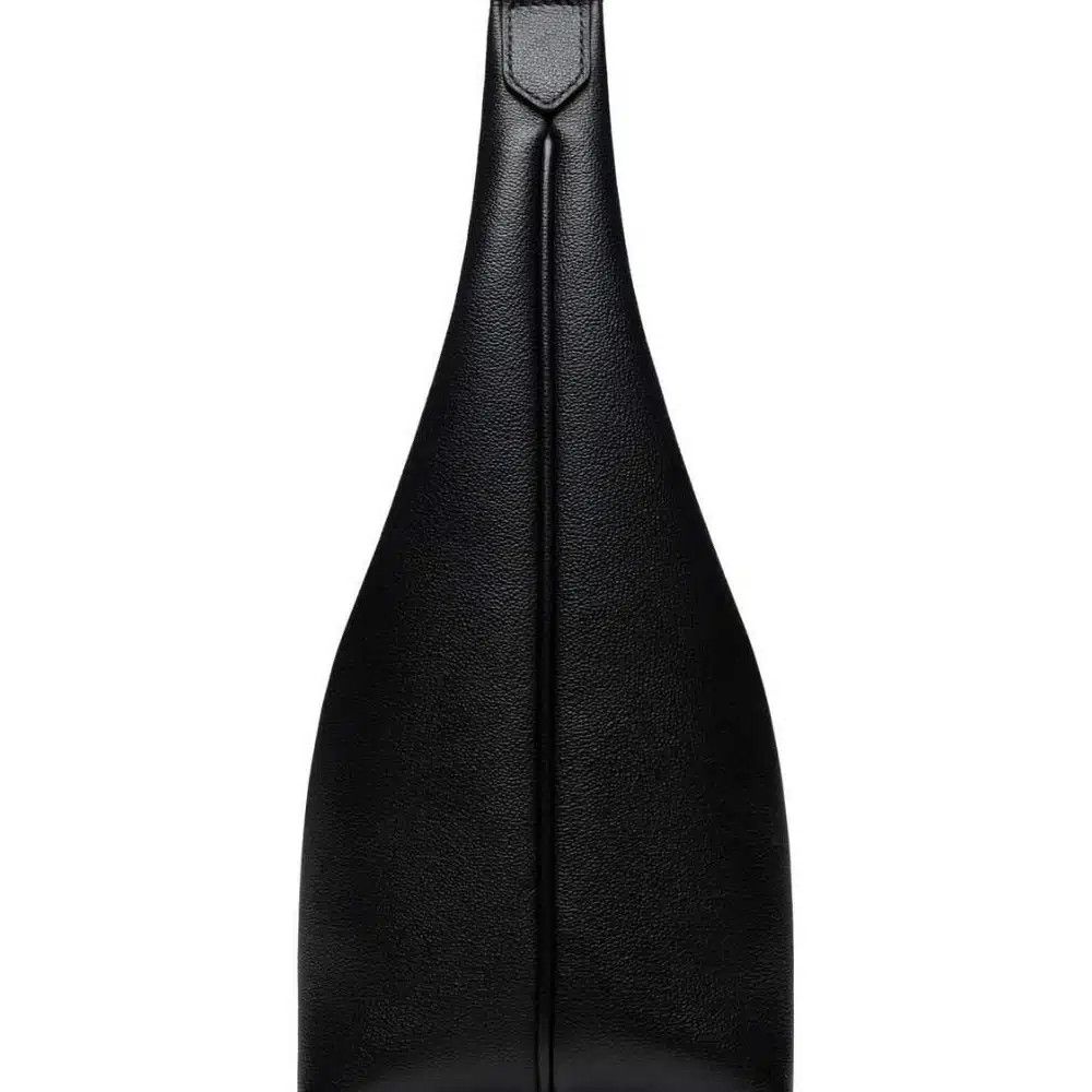 o1loc1c0325 L1692 Size: OS / Hobo Bag in Black