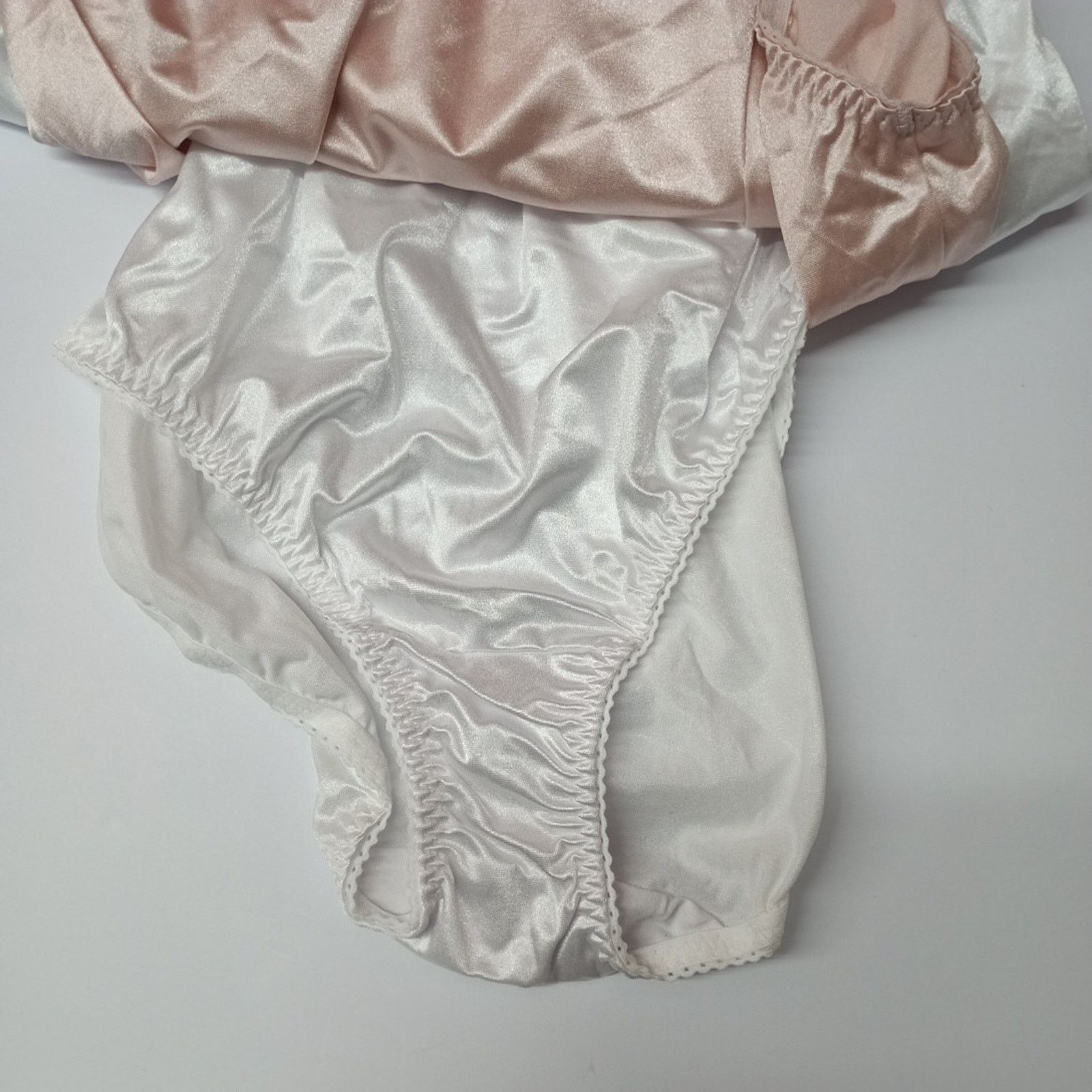 Other Vanity Fair Light Control Undershapers 3 Pack Brief 5XL/12 Size ONE SIZE - 4 Thumbnail