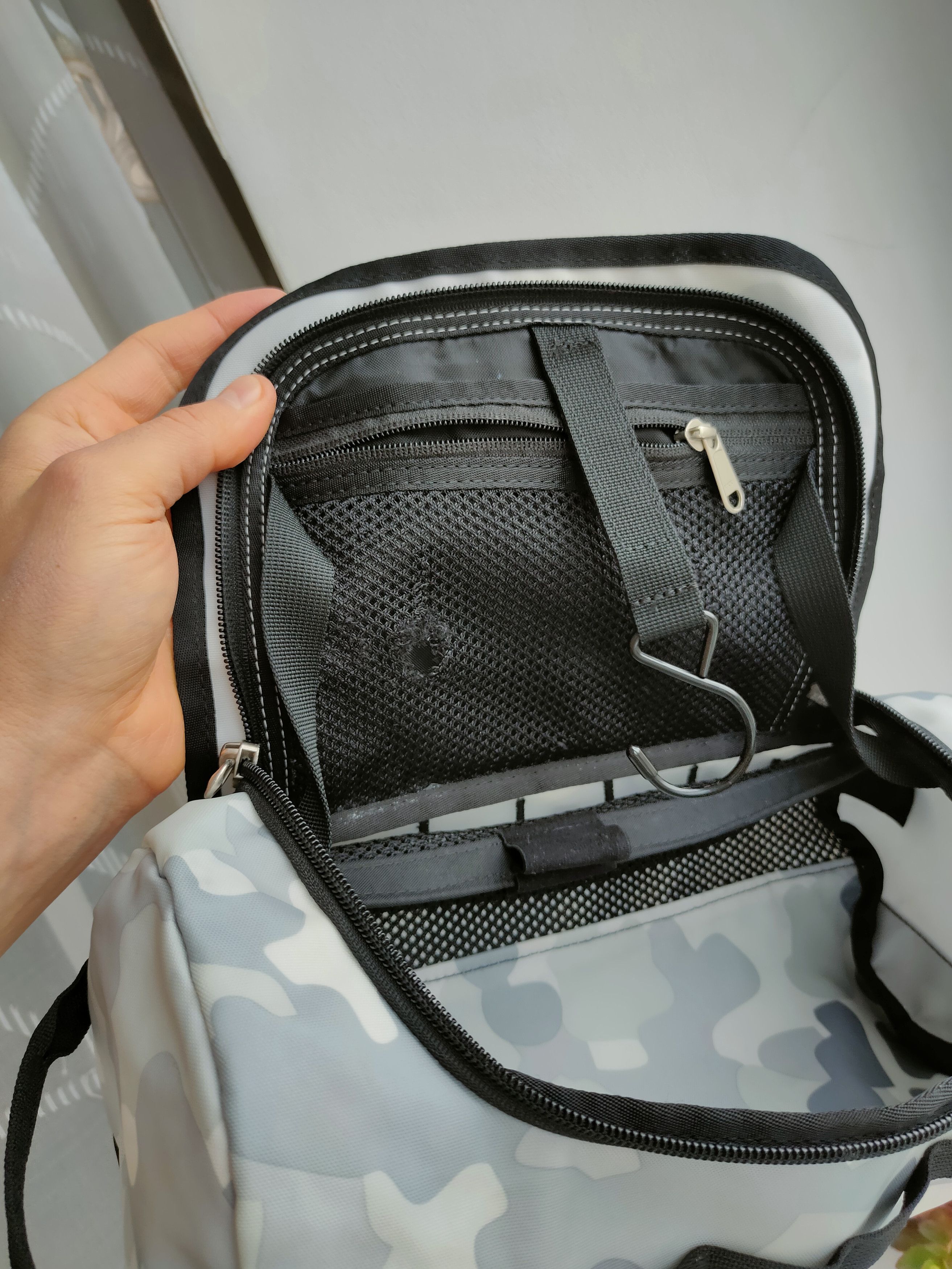 The North Face The North Face Cosmetic Bag Tnf men's cosmetics bug Size ONE SIZE - 9 Thumbnail