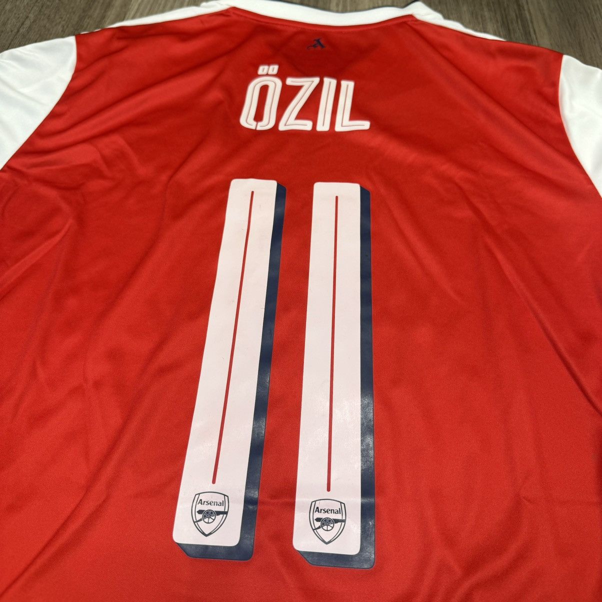 Puma Arsenal 16/17 home shirt #11 ozil (bnwt) Size US M / EU 48-50 / 2 - 4 Thumbnail
