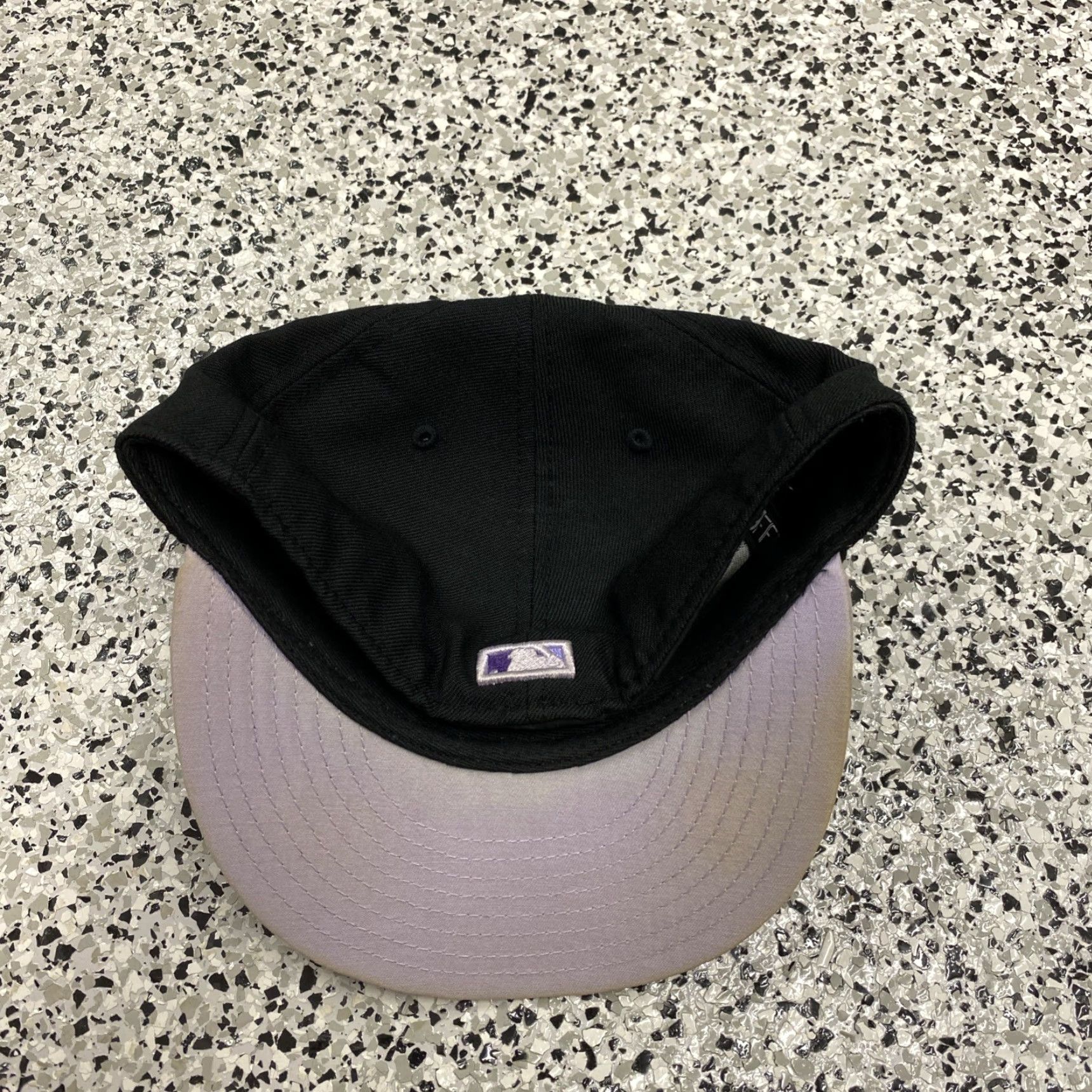 New Era VINTAGE New Era New York Yankees MLB 59FIFTY Fitted Hat 7 1/2 Black Purple Baseball Cap Mens Size ONE SIZE - 2 Thumbnail