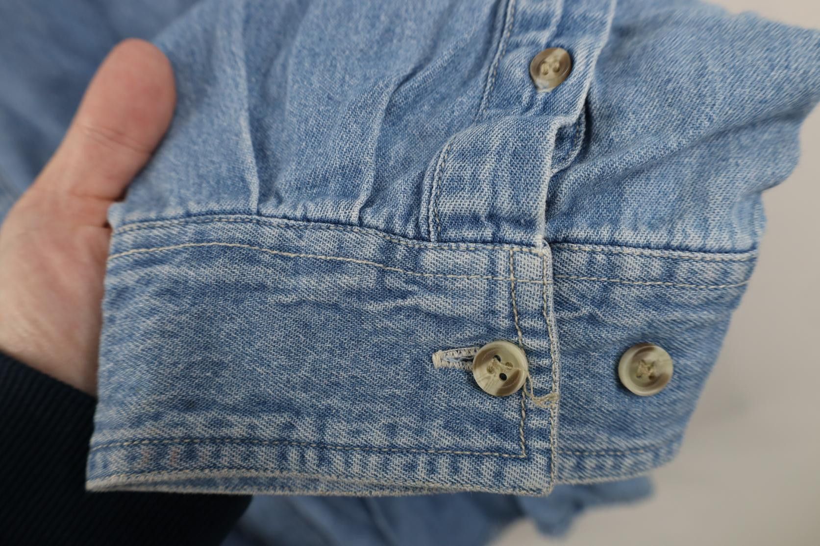 Vintage Vintage 90s Red Wings Hockey Denim Jean Button Down Shirt Size US XL / EU 56 / 4 - 9 Thumbnail