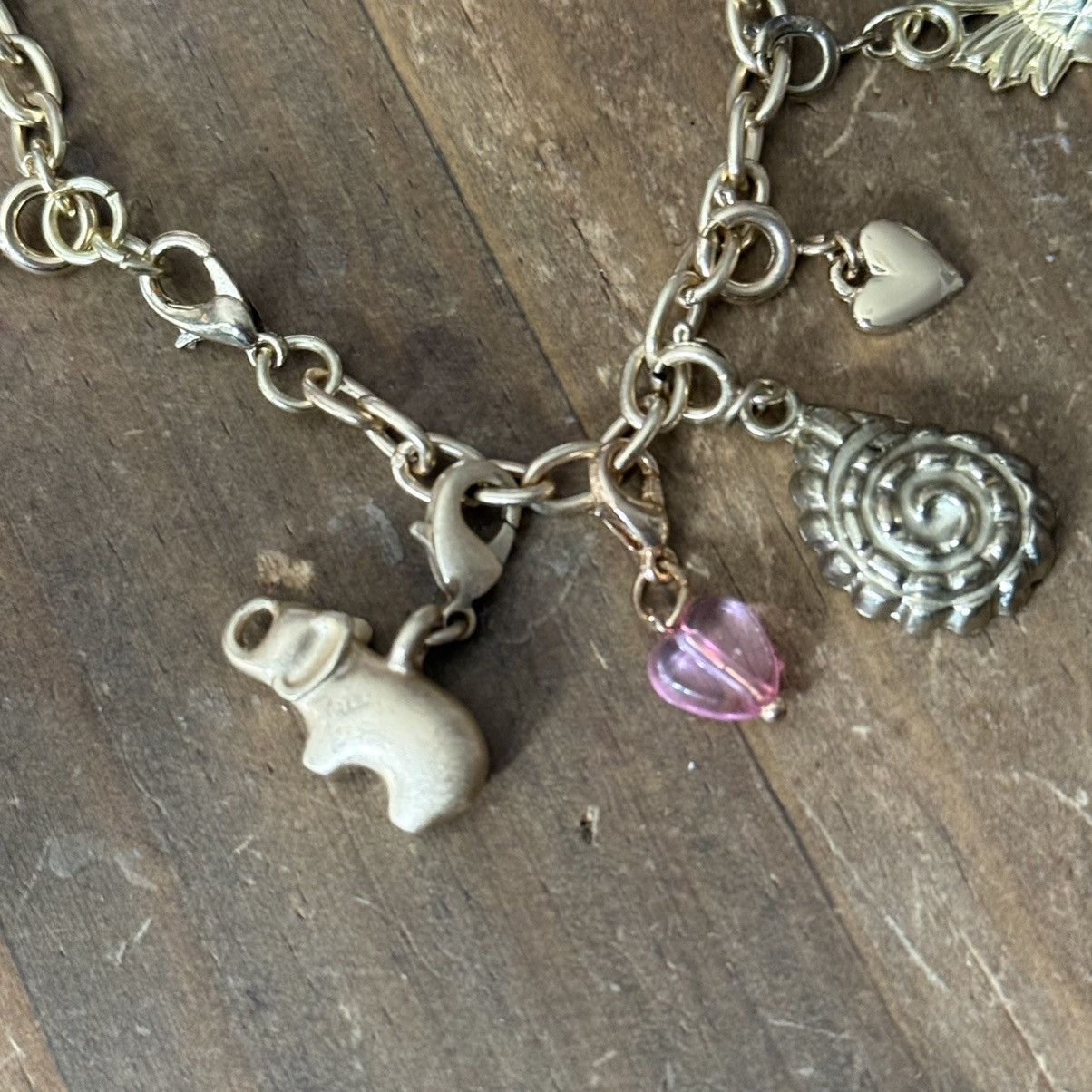 Other Gold tone charm bracelet Size ONE SIZE - 3 Thumbnail