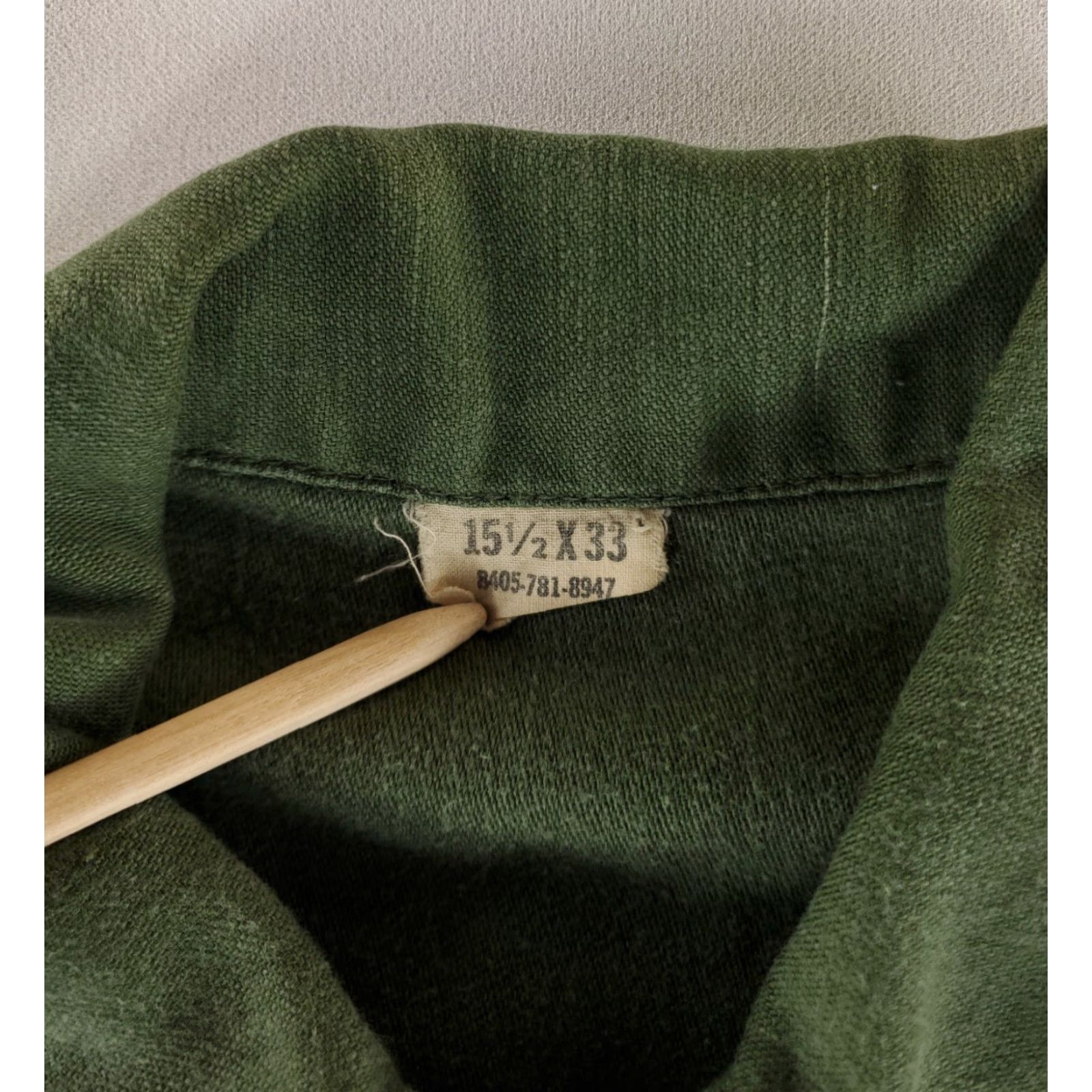 Vintage VINTAGE US Army OG 107 Button Up Field Shirt Sateen Green Mens 15.5x33 M Long Sleeve Mens - VTG 60s Vietman Size US M / EU 48-50 / 2 - 2 Thumbnail