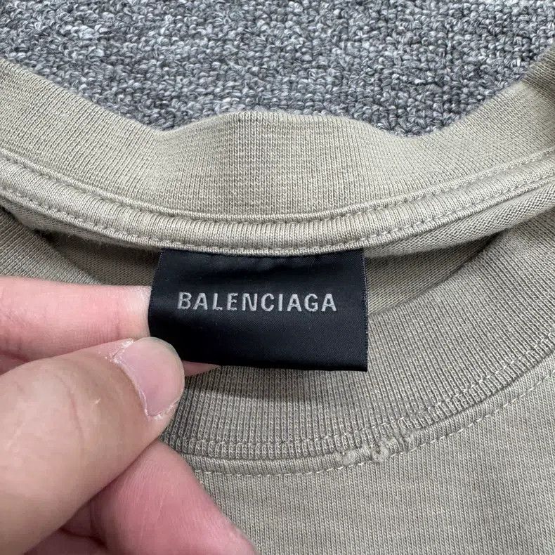 Balenciaga Balenciaga Embroidered Letter Short Sleeve Size US M / EU 48-50 / 2 - 2 Thumbnail