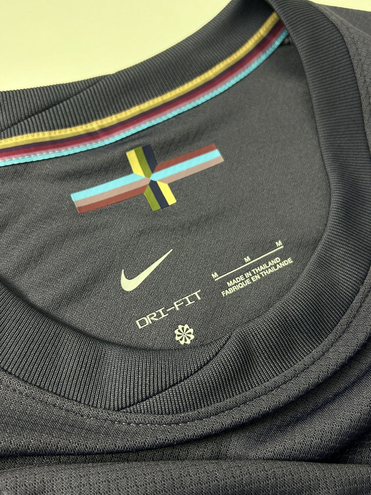 Nike Nike England 2024 Away Soccer Jersey Shirt Size US M / EU 48-50 / 2 - 8 Thumbnail