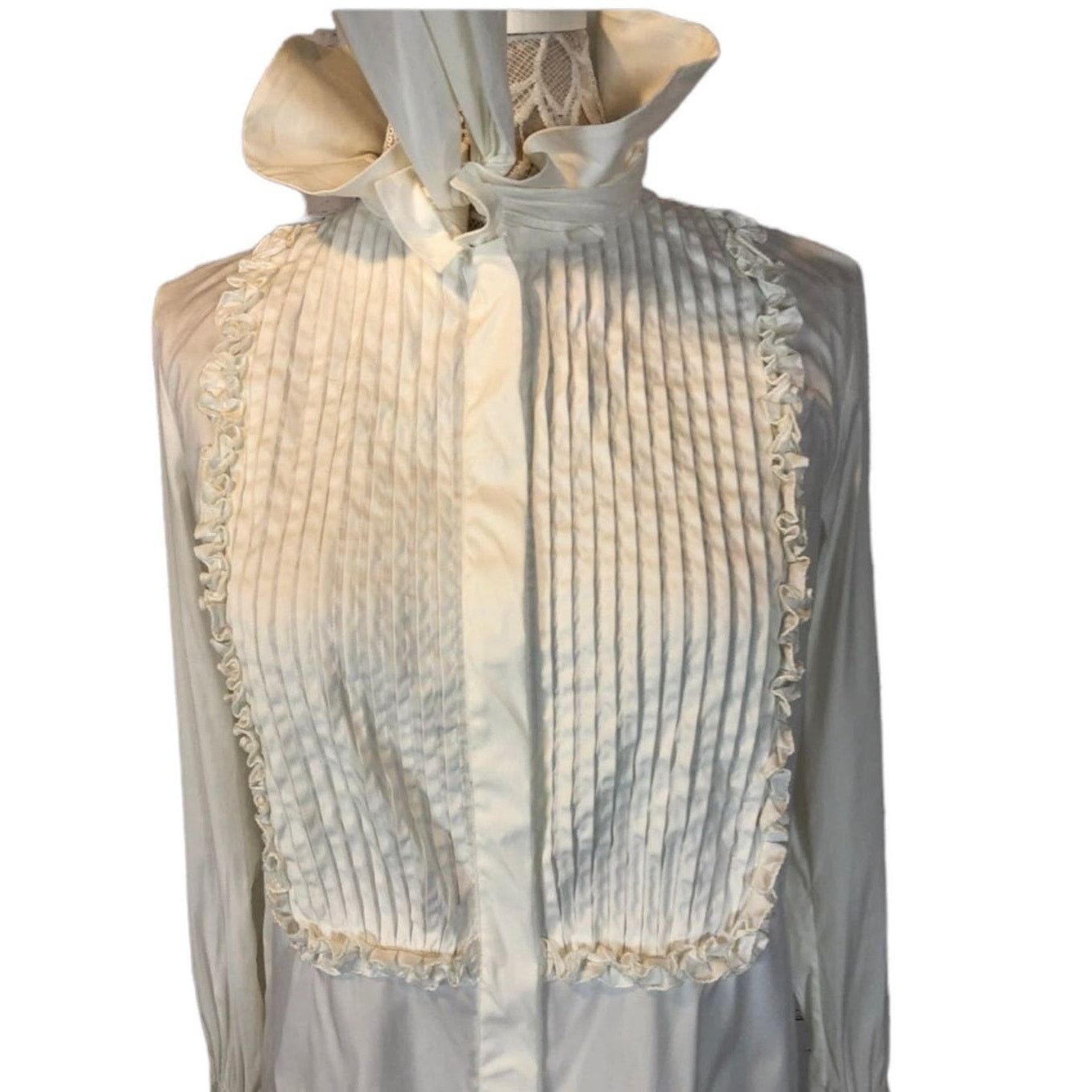 Etro ETRO white tuxedo blouse ruffled neck Victorian style small Size S / US 4 / IT 40 - 5 Thumbnail