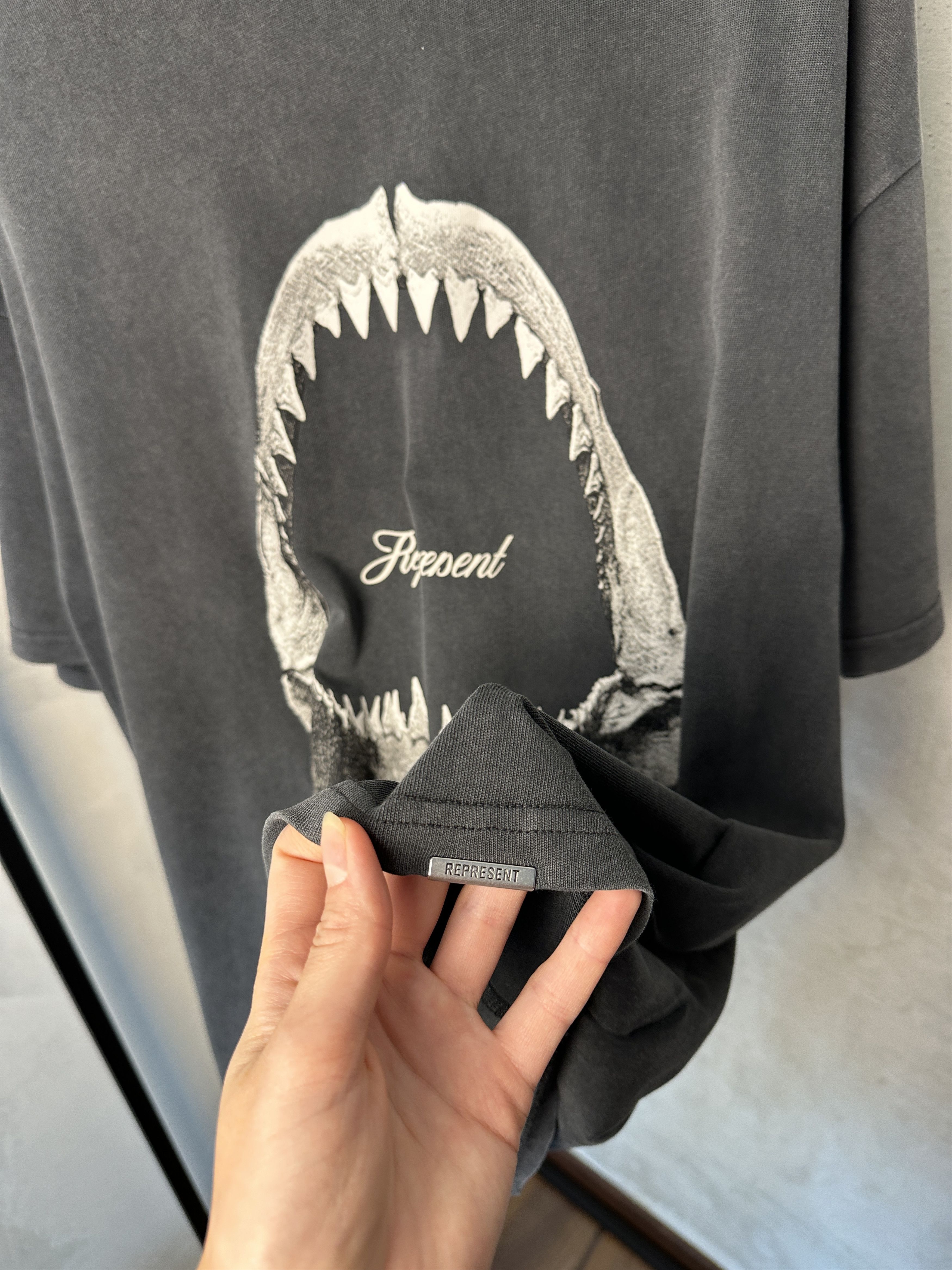Represent Clo. Represent Shark Jaws Tee Off Black Size US XL / EU 56 / 4 - 4 Thumbnail