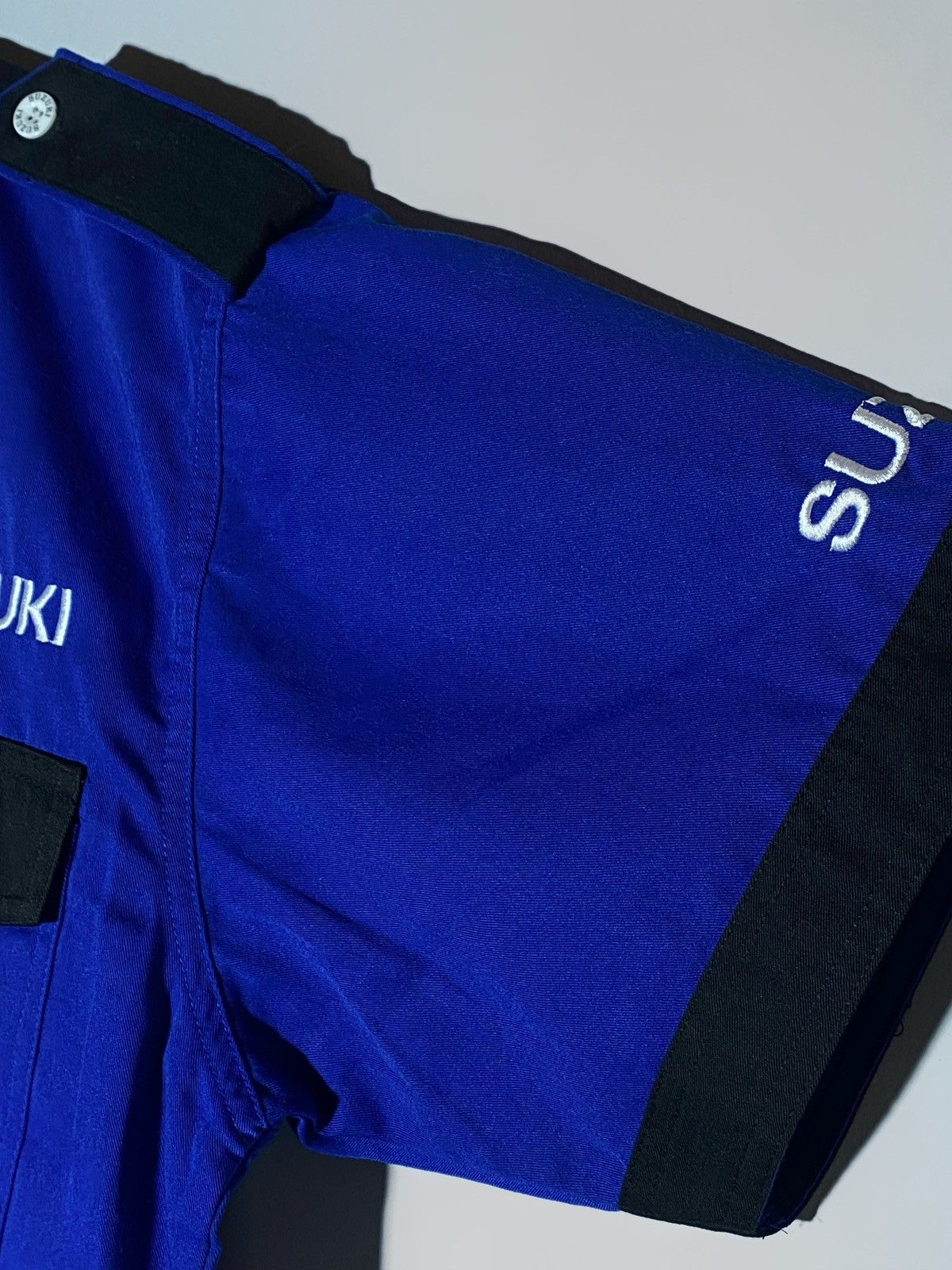 Japanese Brand Vintage Suzuki Pirelli Team racing moto shirt Size US L / EU 52-54 / 3 - 14 Thumbnail
