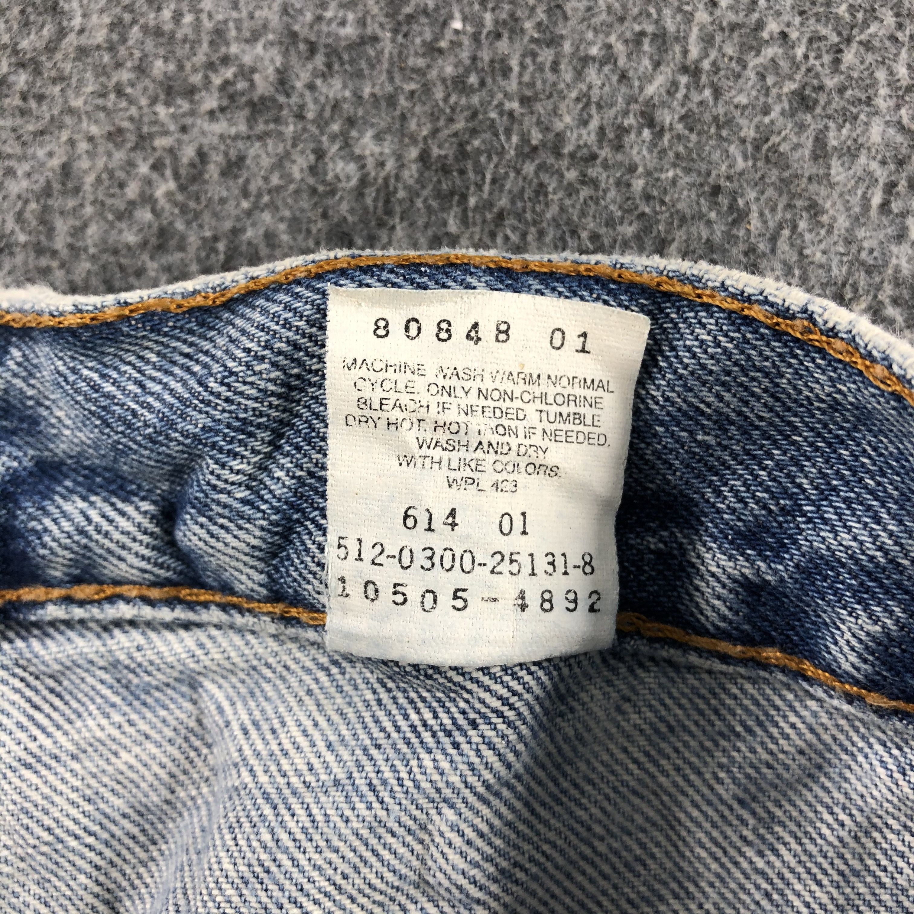 Levi's 90s Vintage Blue Wash Levis 505 Jeans-J2300 Size US 26 / EU 42 - 11 Thumbnail